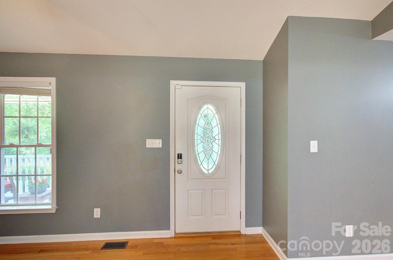 255 Tanager Drive — York