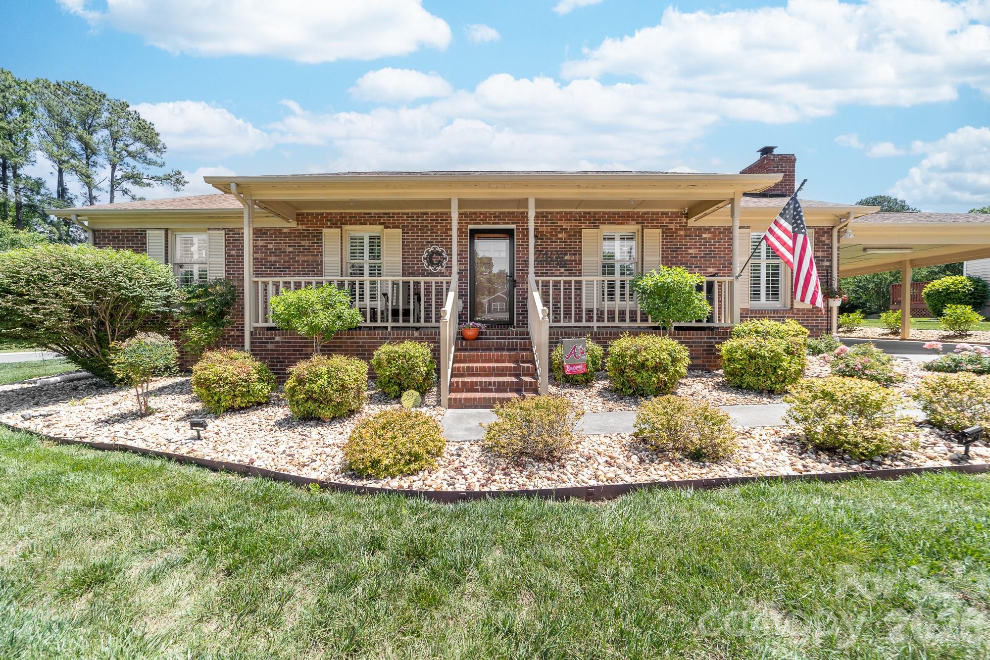 2402 Malotte Lane — Gastonia