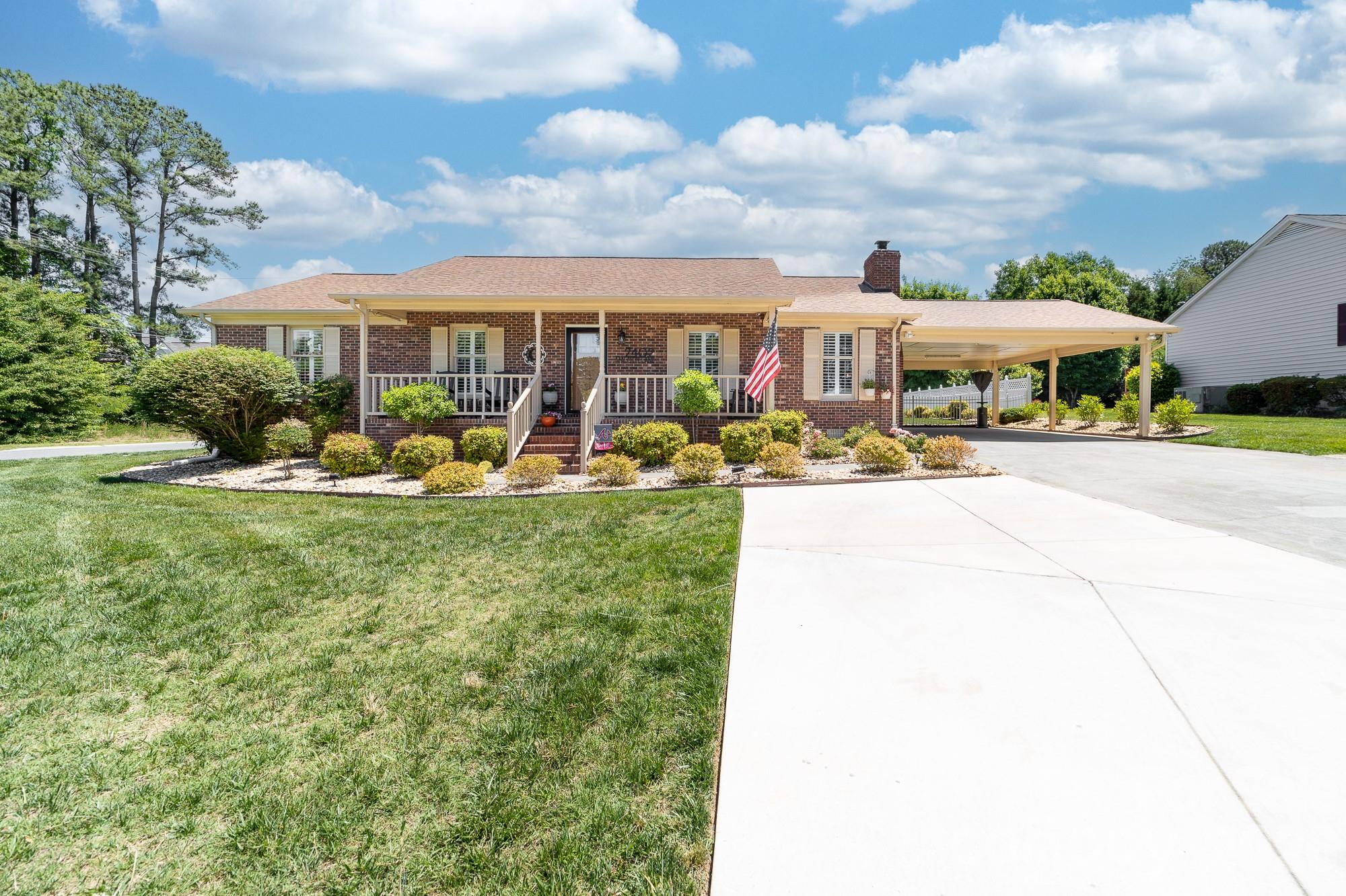 2402 Malotte Lane — Gastonia