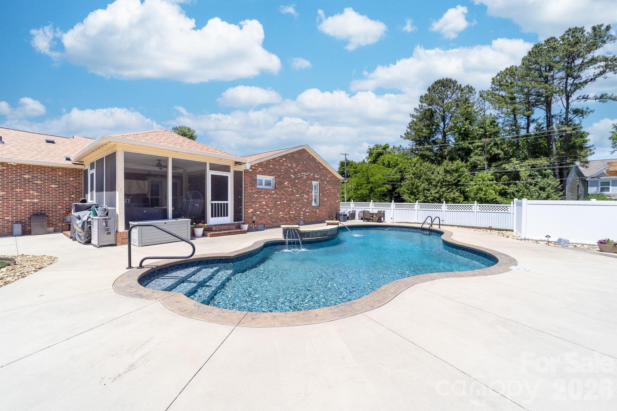 2402 Malotte Lane — Gastonia