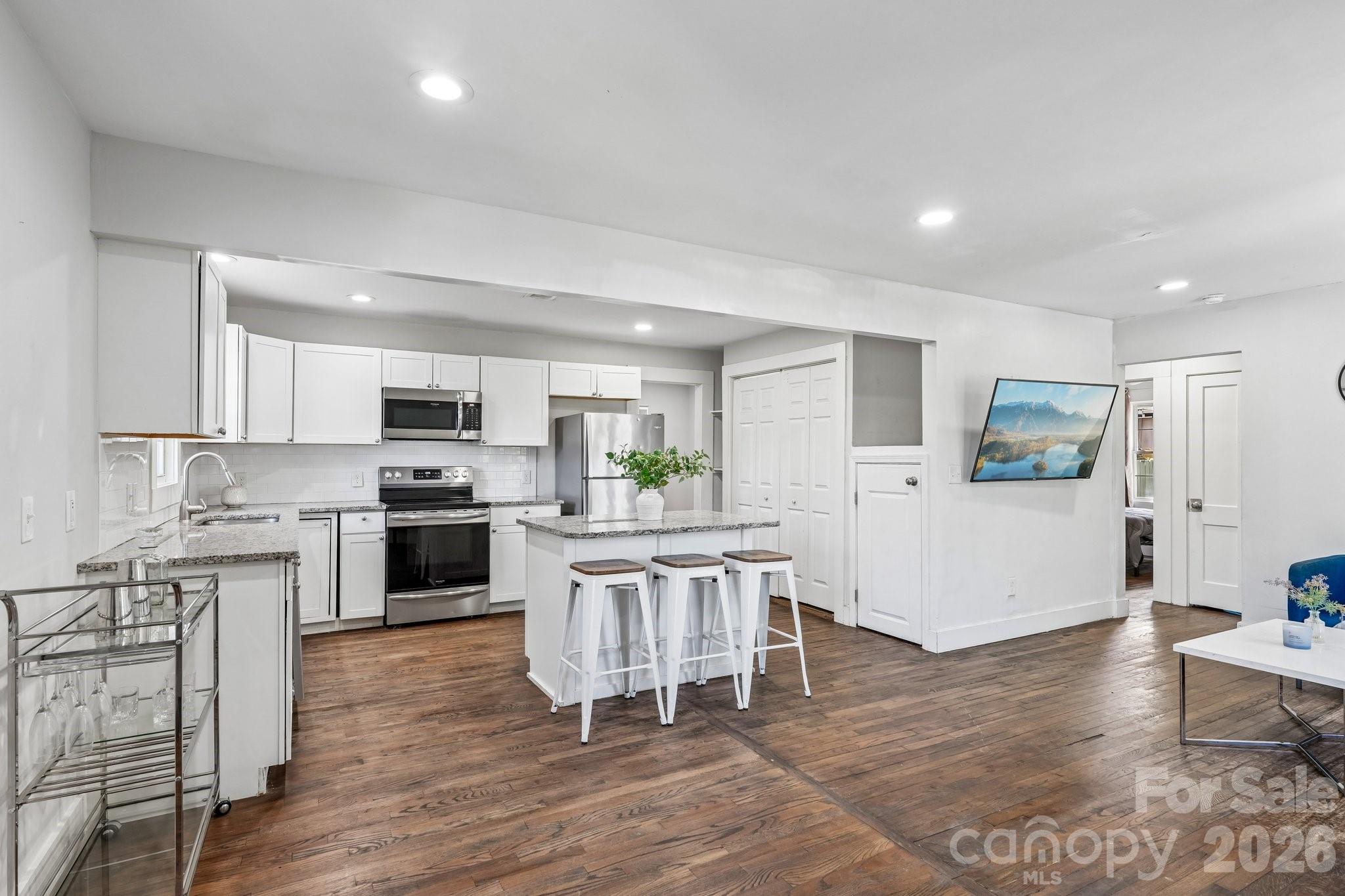 1824 Double Oaks Road — Charlotte