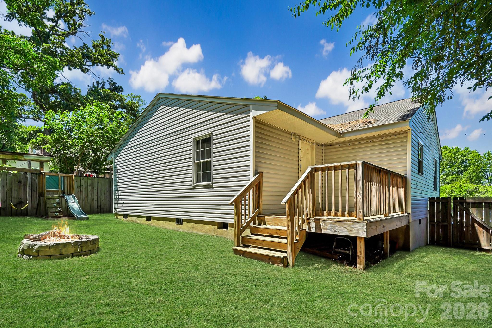 1824 Double Oaks Road — Charlotte