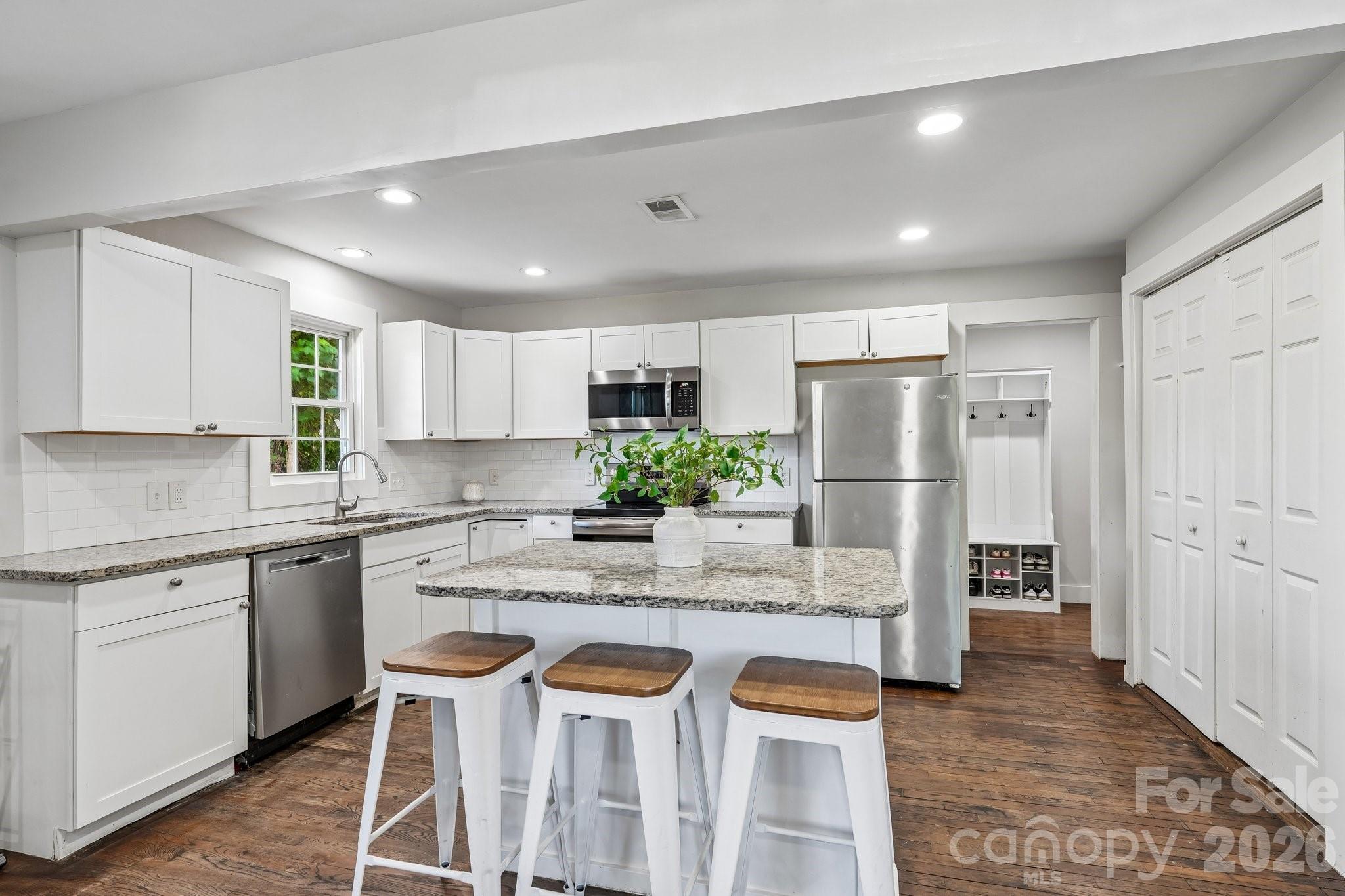 1824 Double Oaks Road — Charlotte
