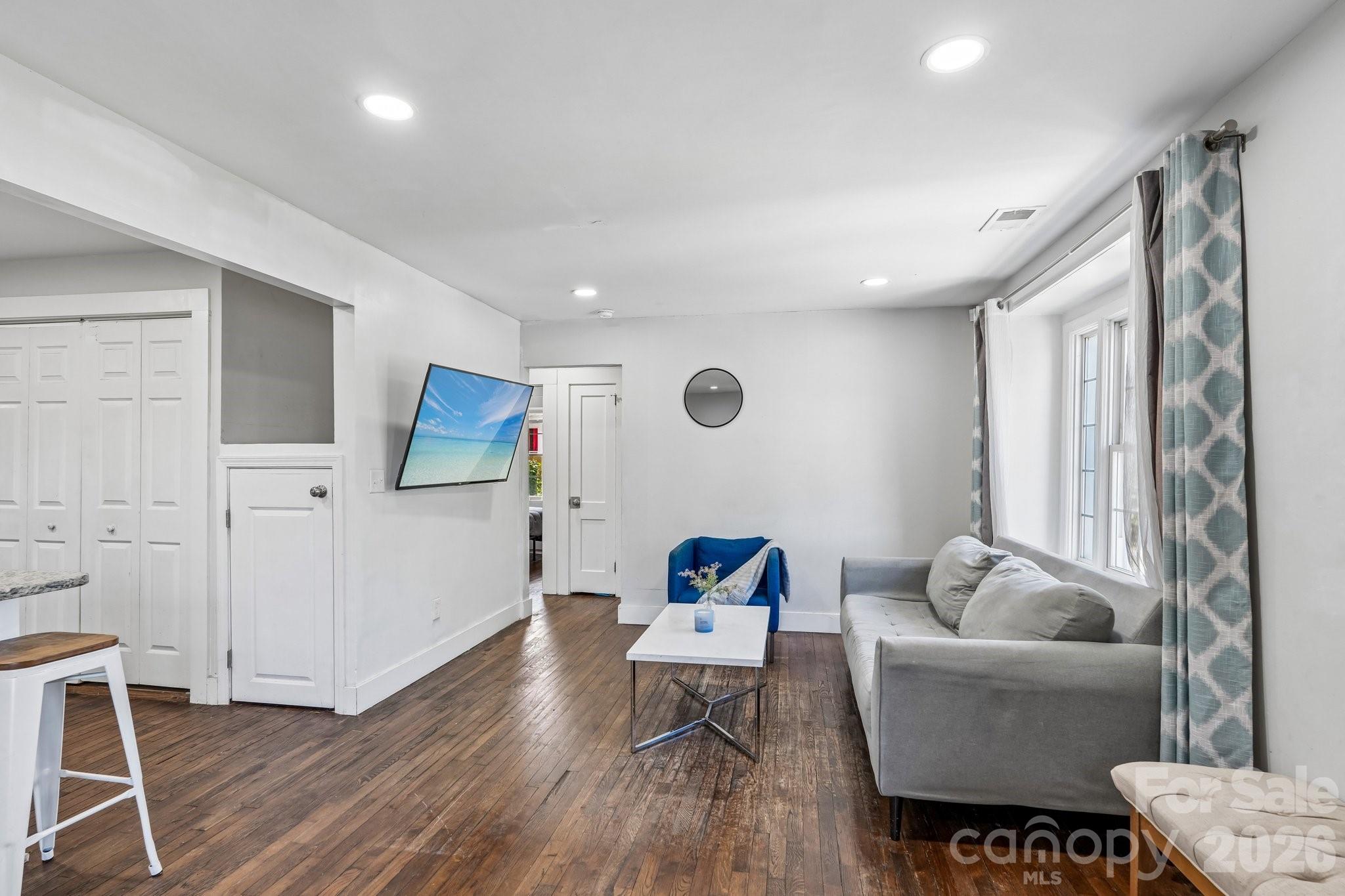 1824 Double Oaks Road — Charlotte