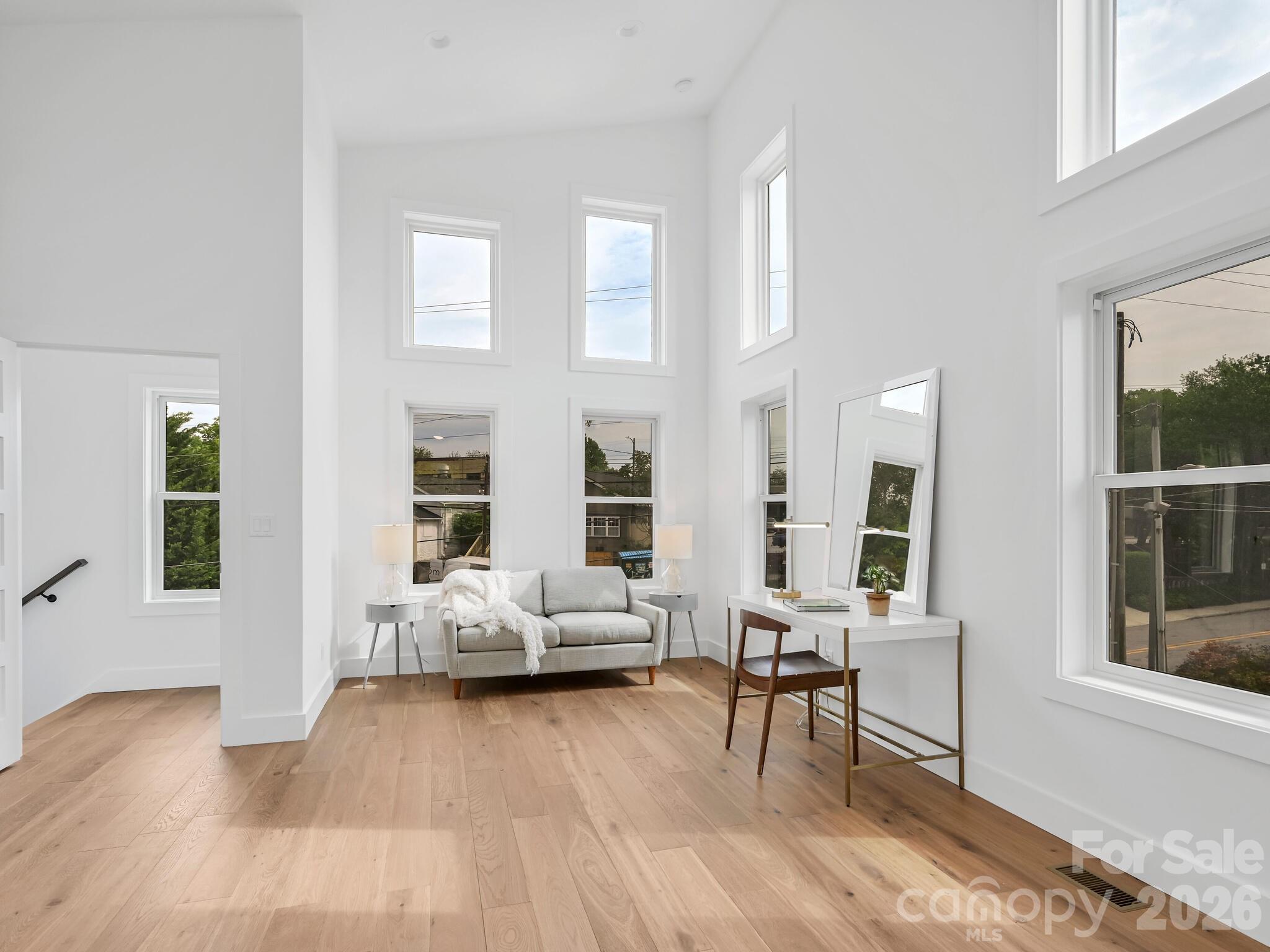 18 Sand Hill Road — Asheville
