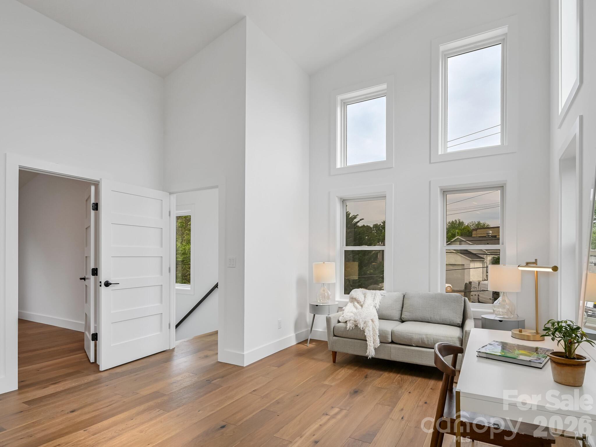 18 Sand Hill Road — Asheville