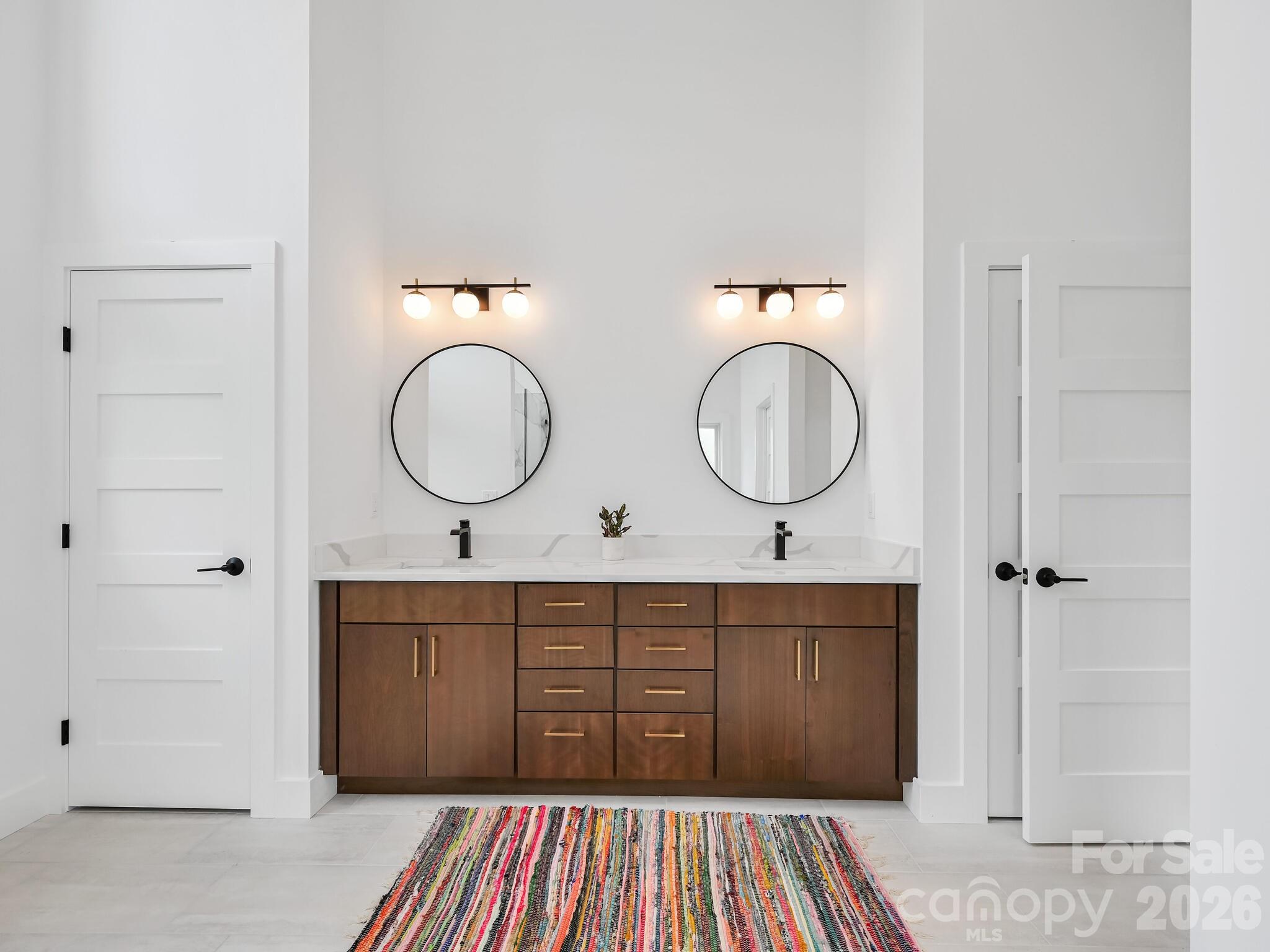 18 Sand Hill Road — Asheville