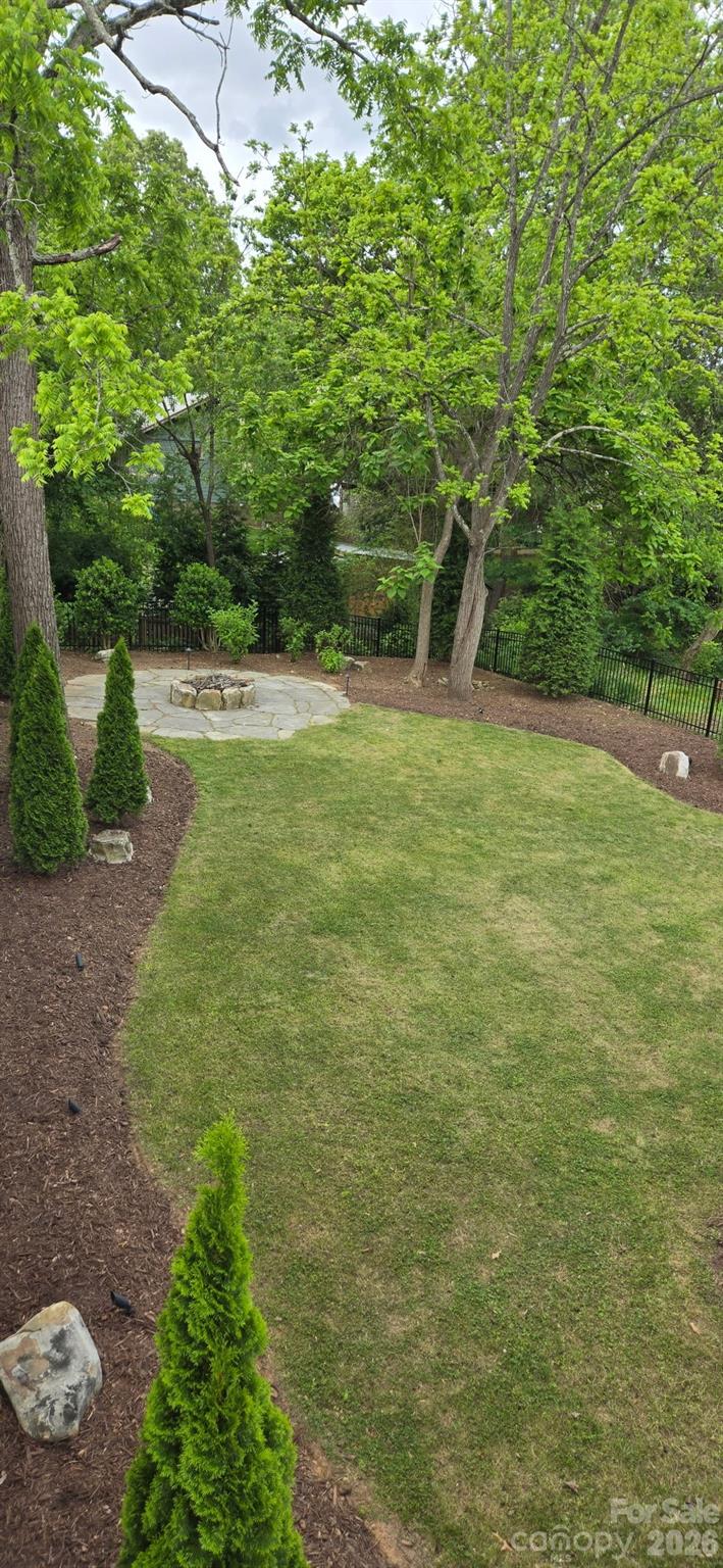 18 Sand Hill Road — Asheville