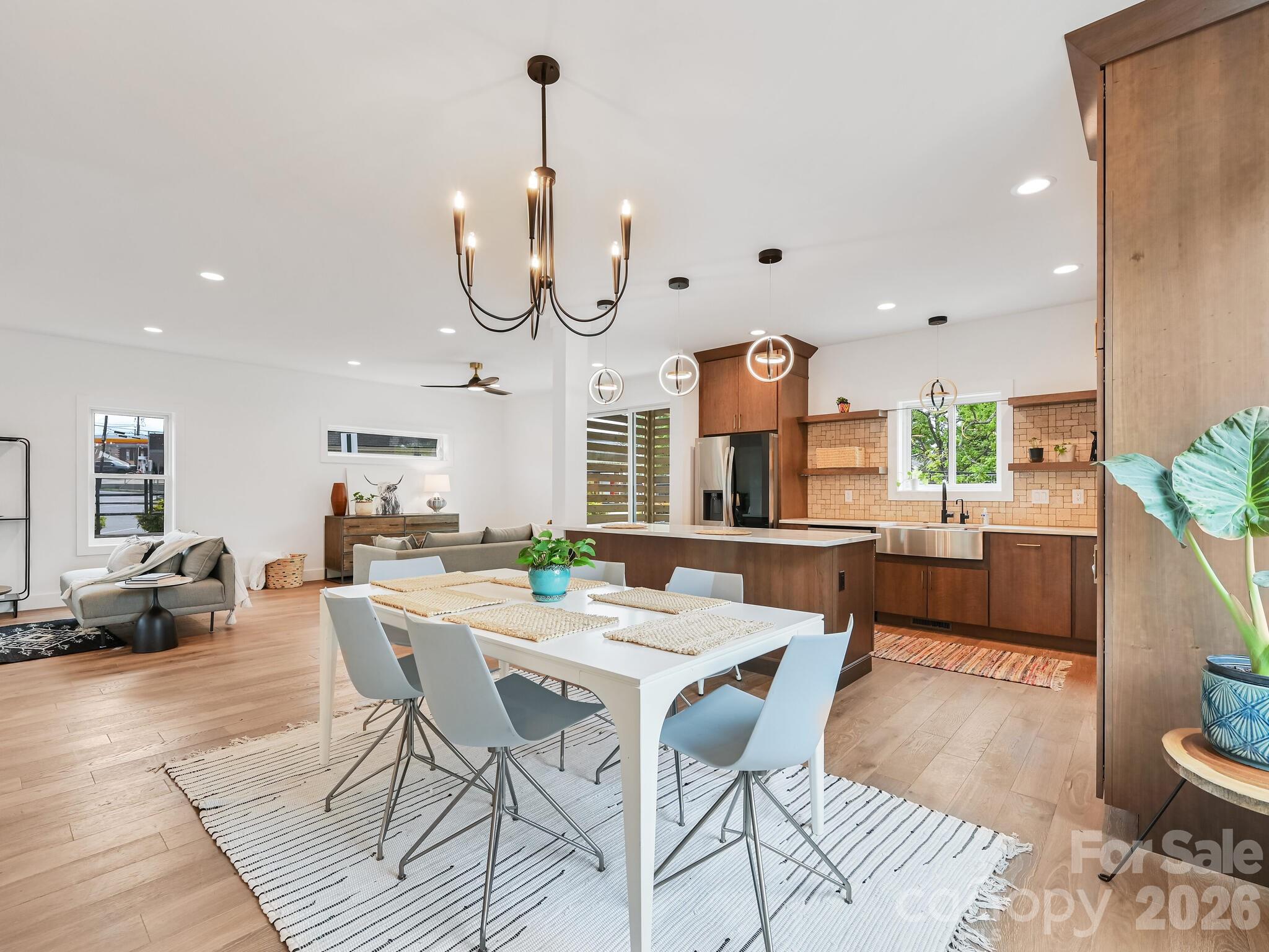 18 Sand Hill Road — Asheville
