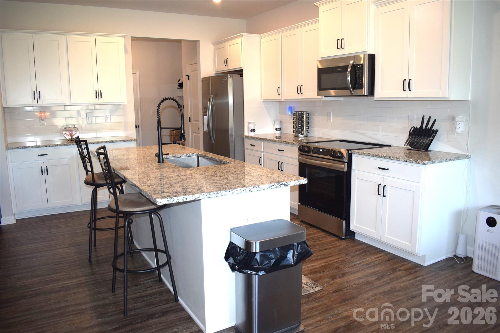 6135 Busch Way — Midland