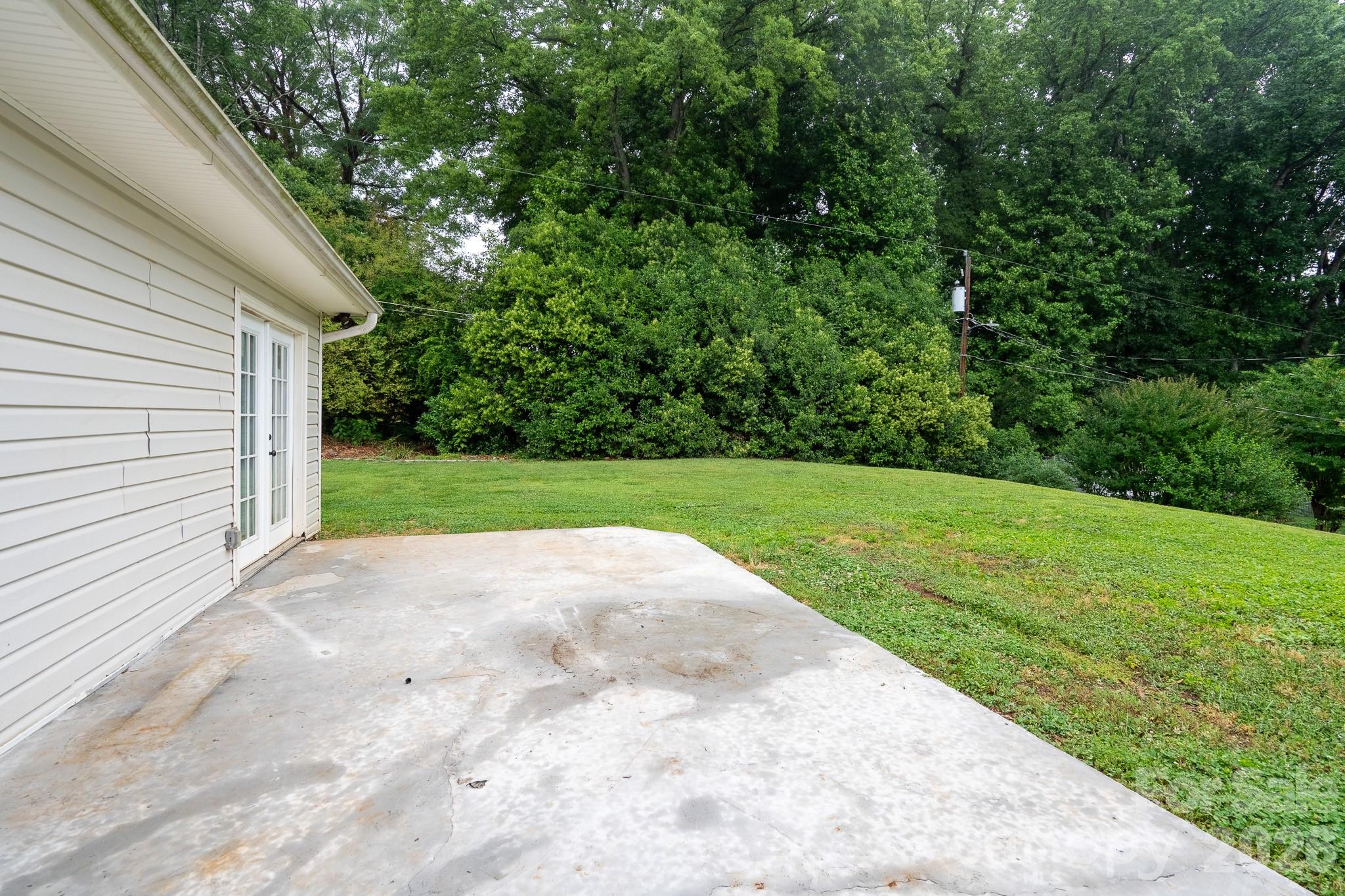 1709 Essen Lane — Gastonia