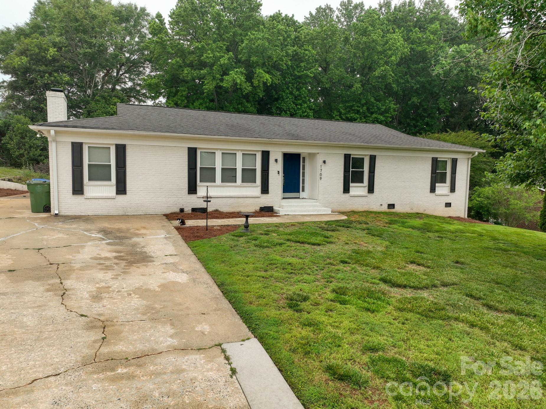1709 Essen Lane — Gastonia