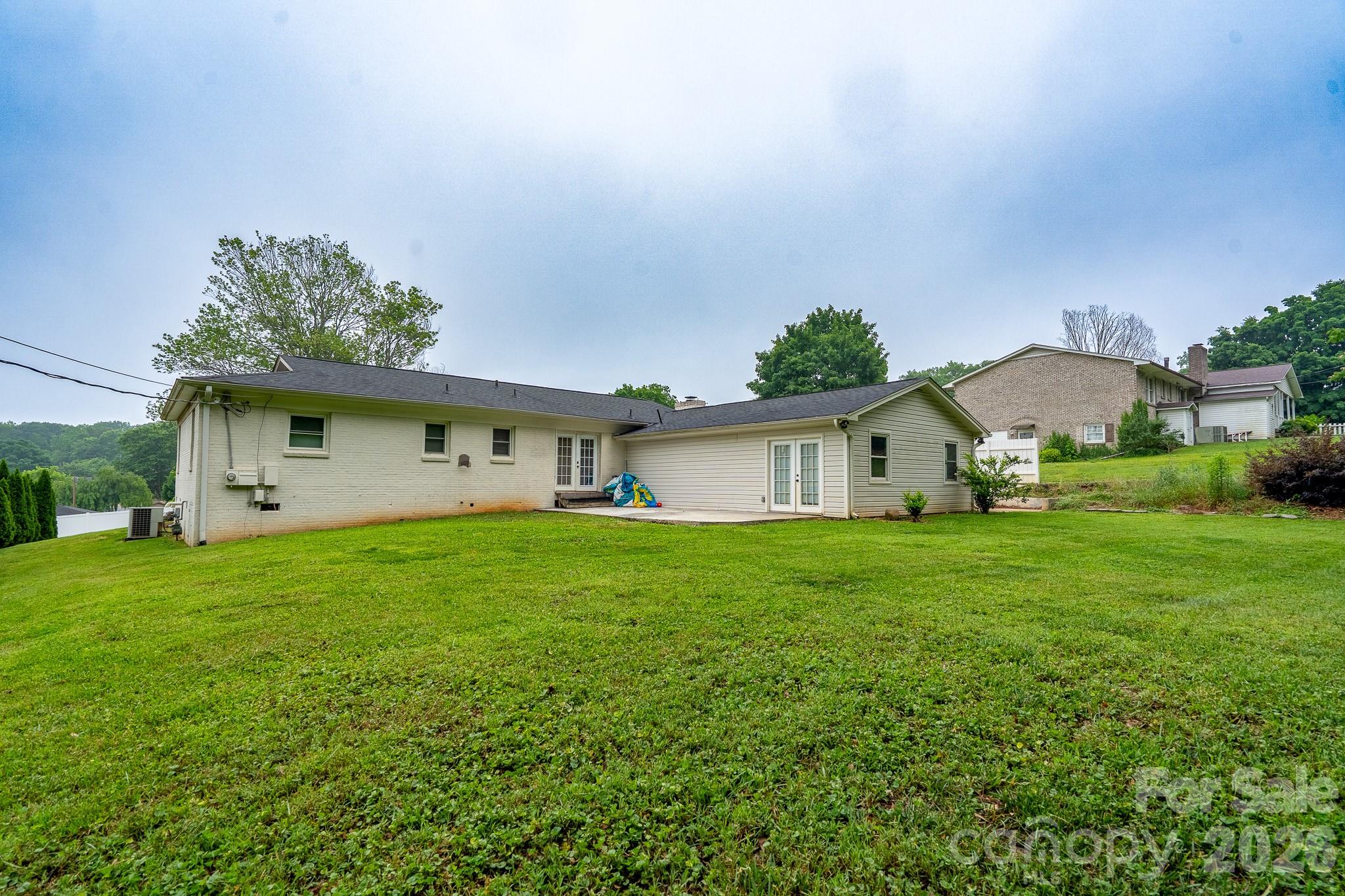 1709 Essen Lane — Gastonia