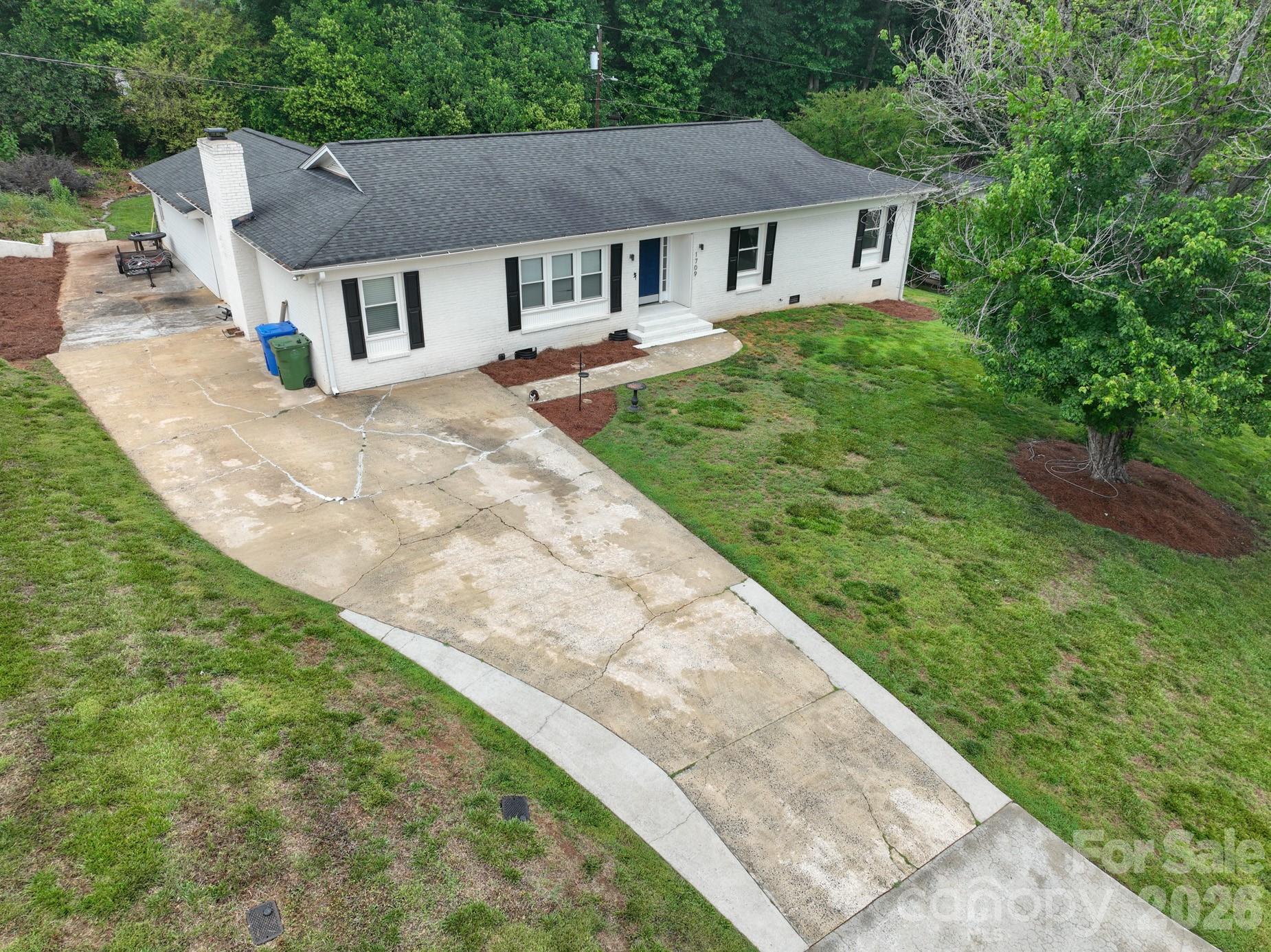 1709 Essen Lane — Gastonia