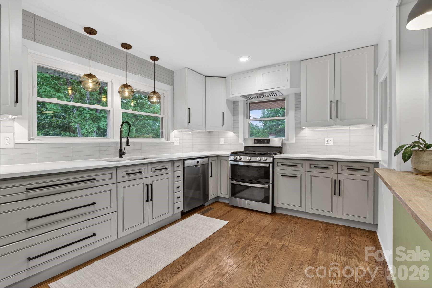 140 Dunbar Street — Bryson City