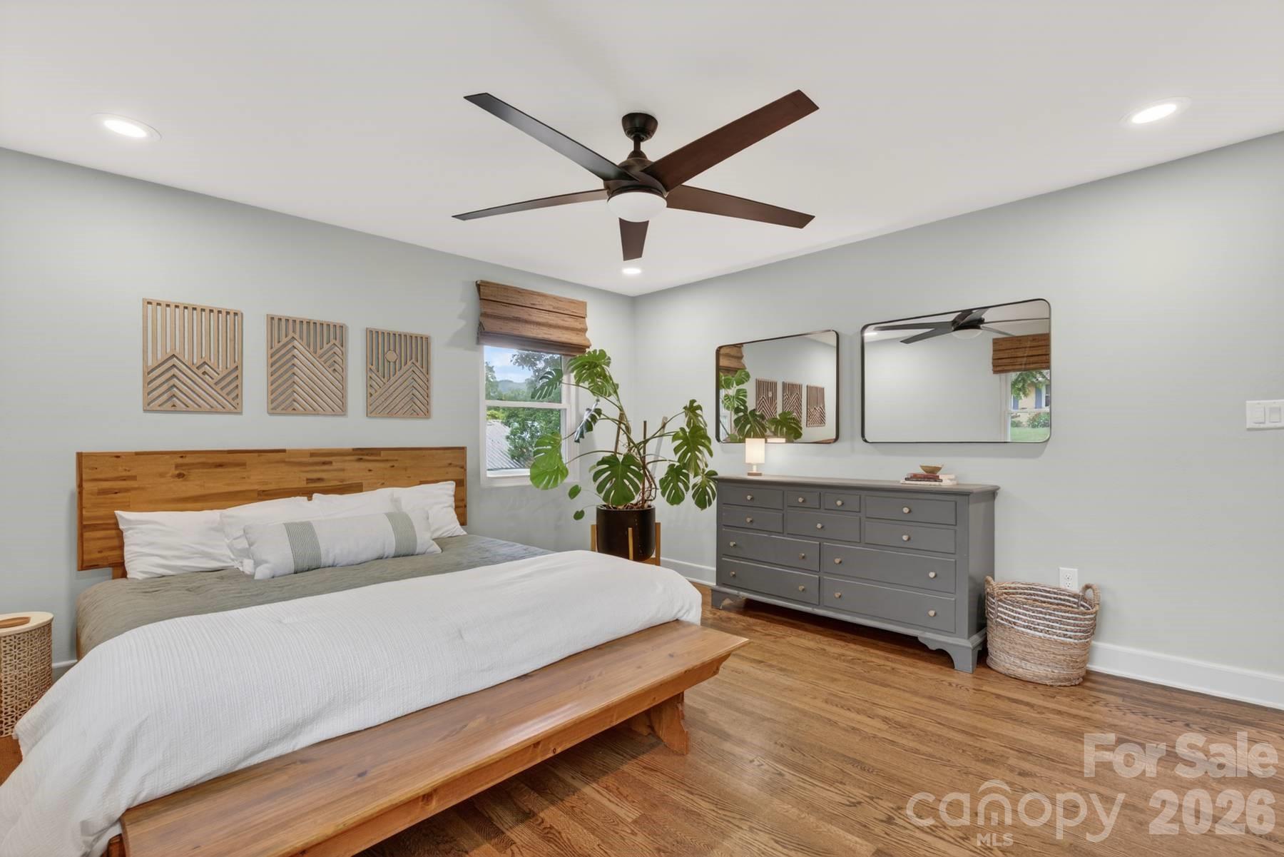 140 Dunbar Street — Bryson City