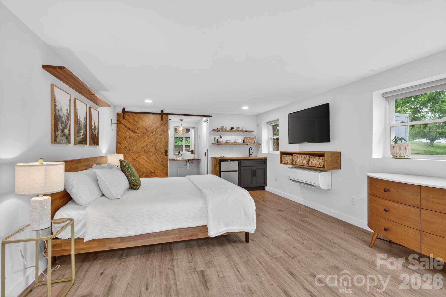 140 Dunbar Street — Bryson City