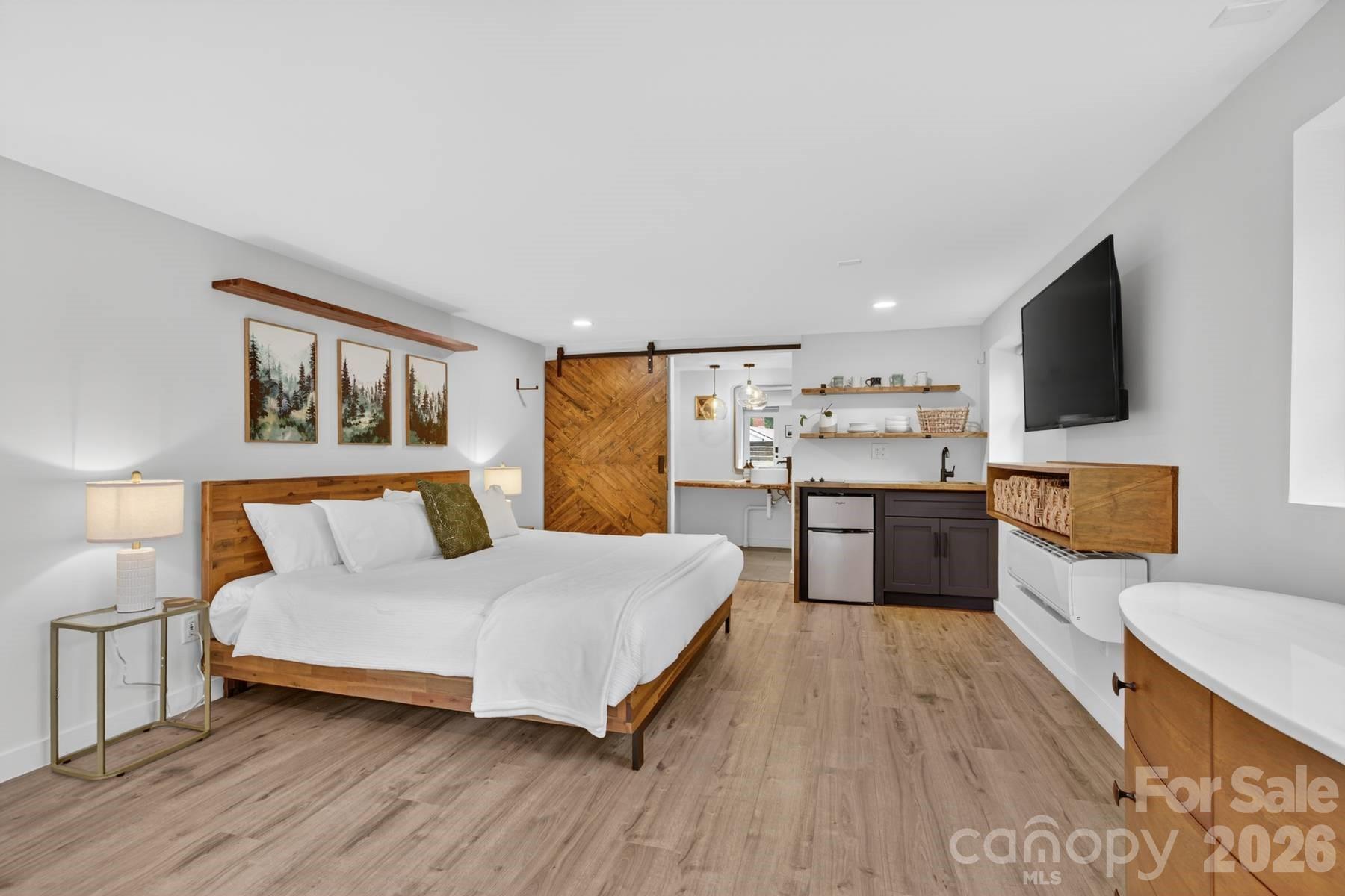 140 Dunbar Street — Bryson City