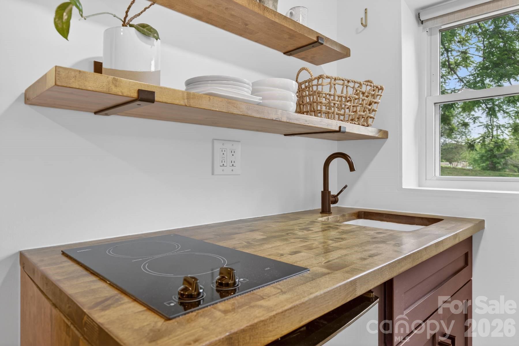 140 Dunbar Street — Bryson City