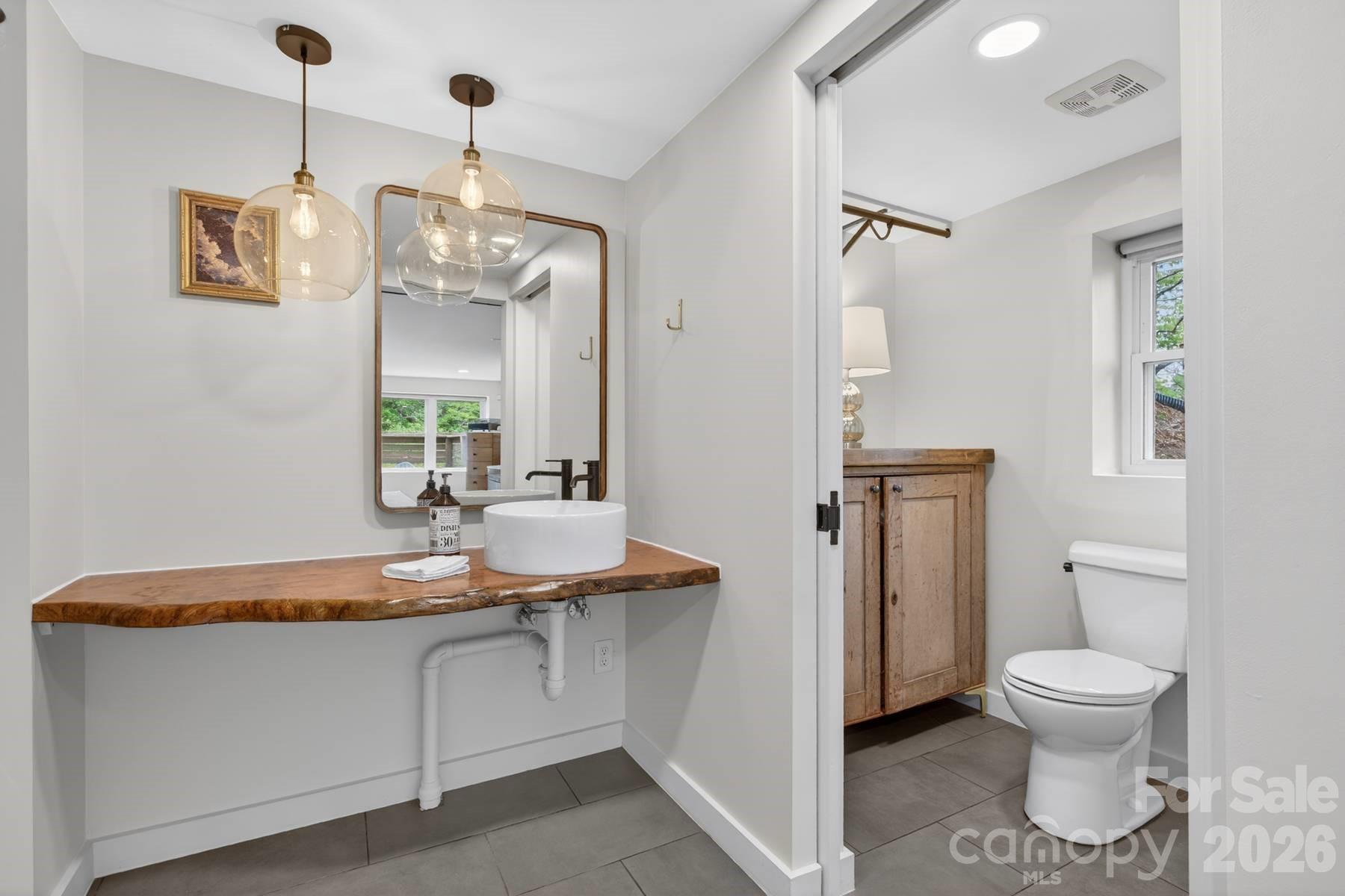 140 Dunbar Street — Bryson City