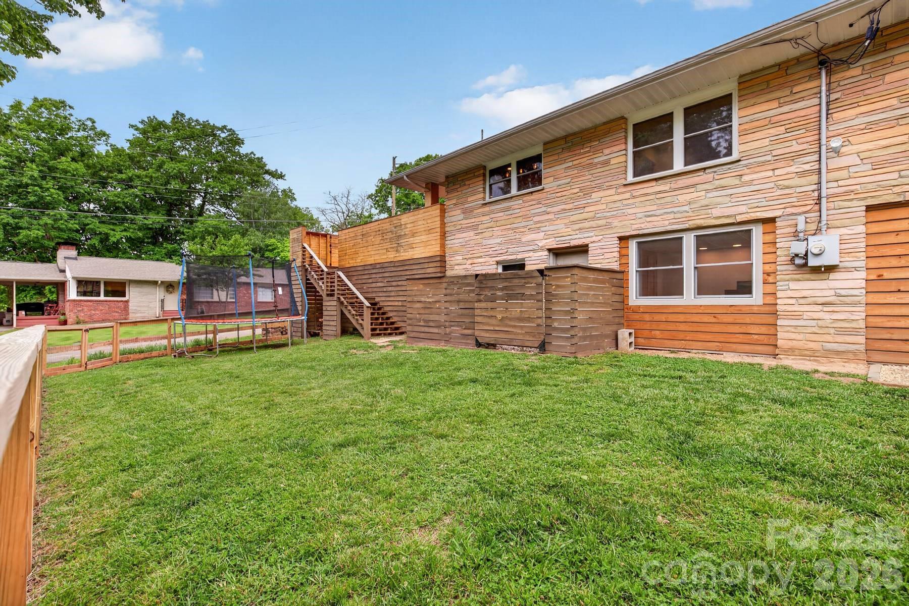 140 Dunbar Street — Bryson City