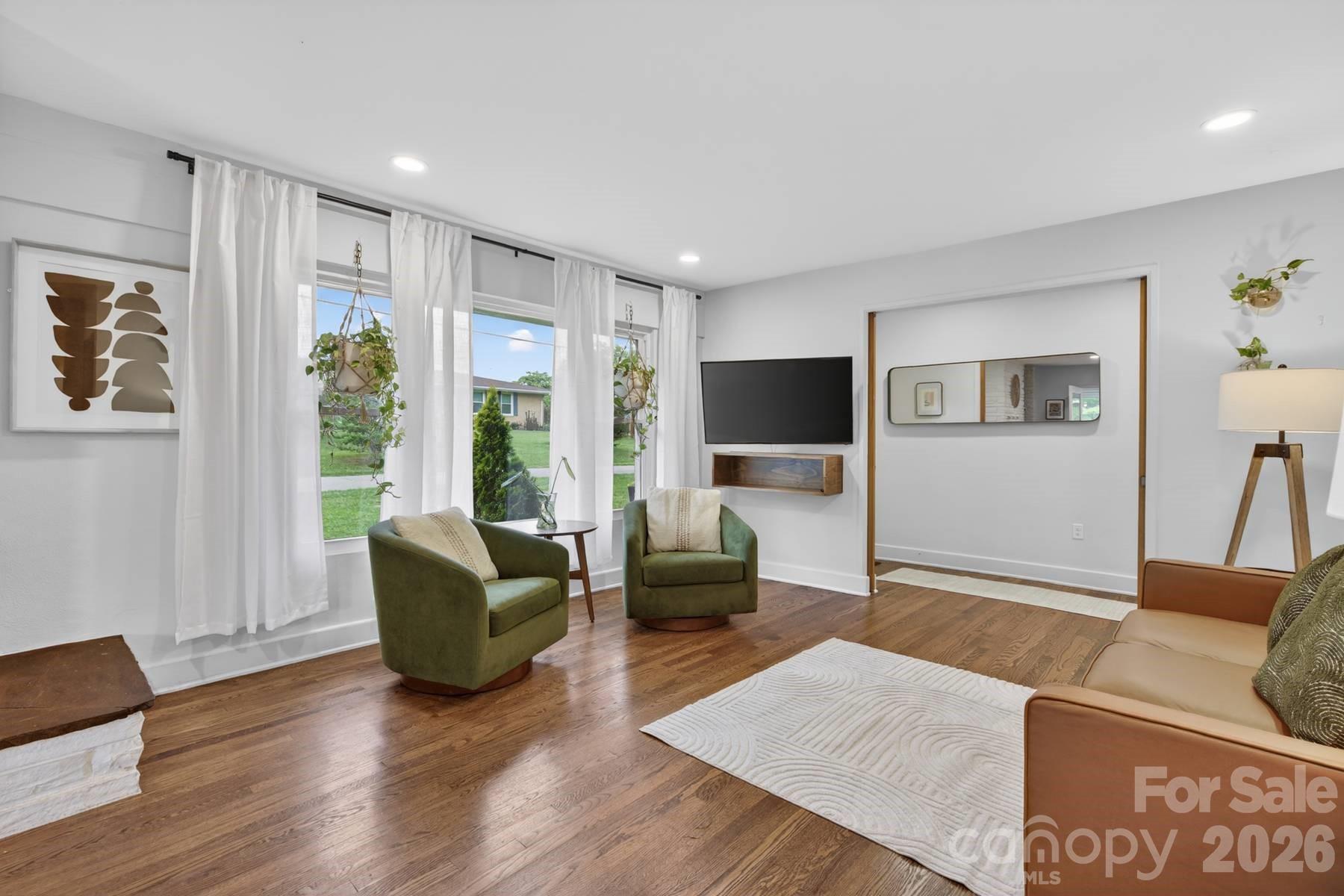 140 Dunbar Street — Bryson City