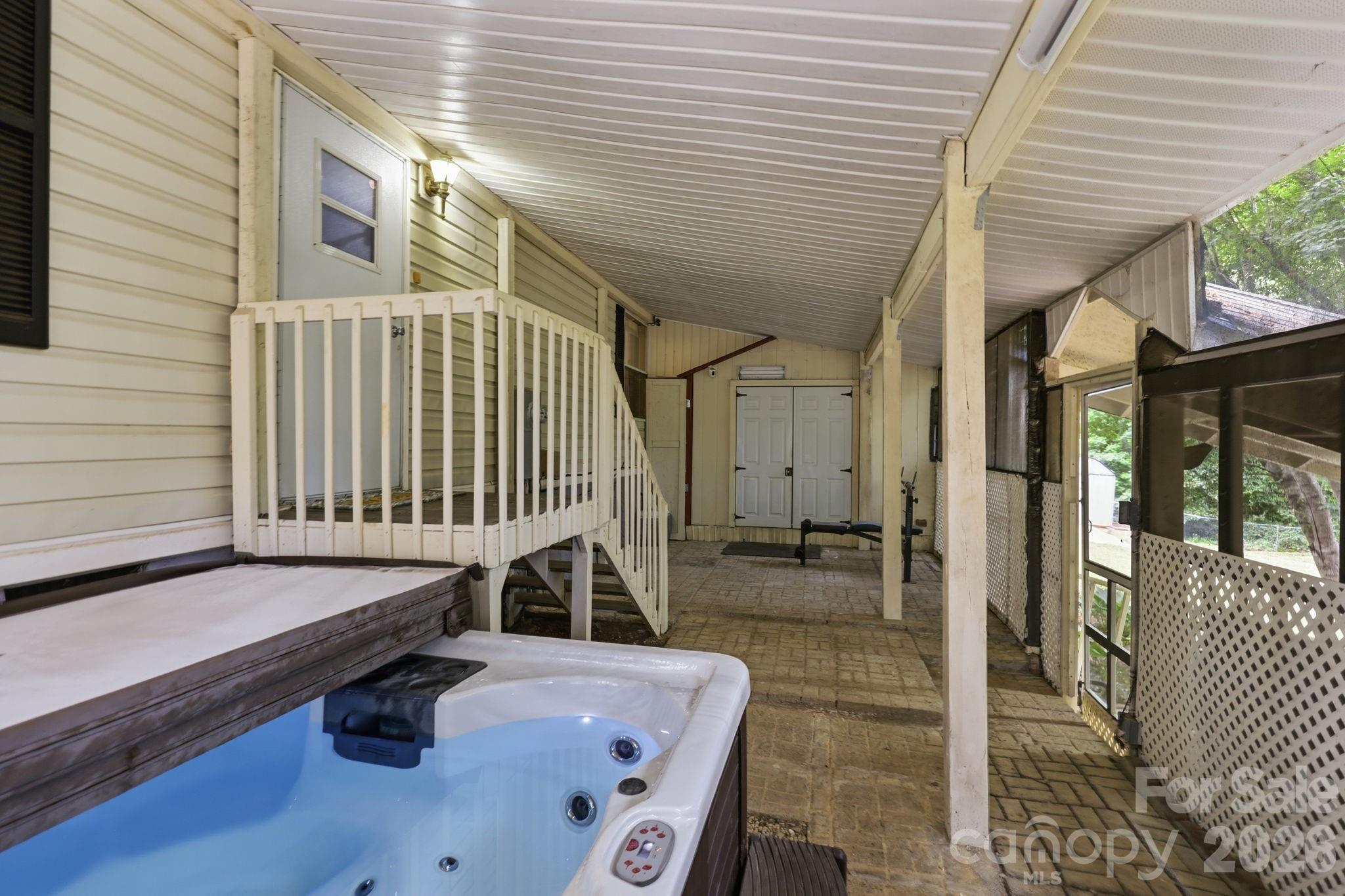 405 Gray Court — Asheville