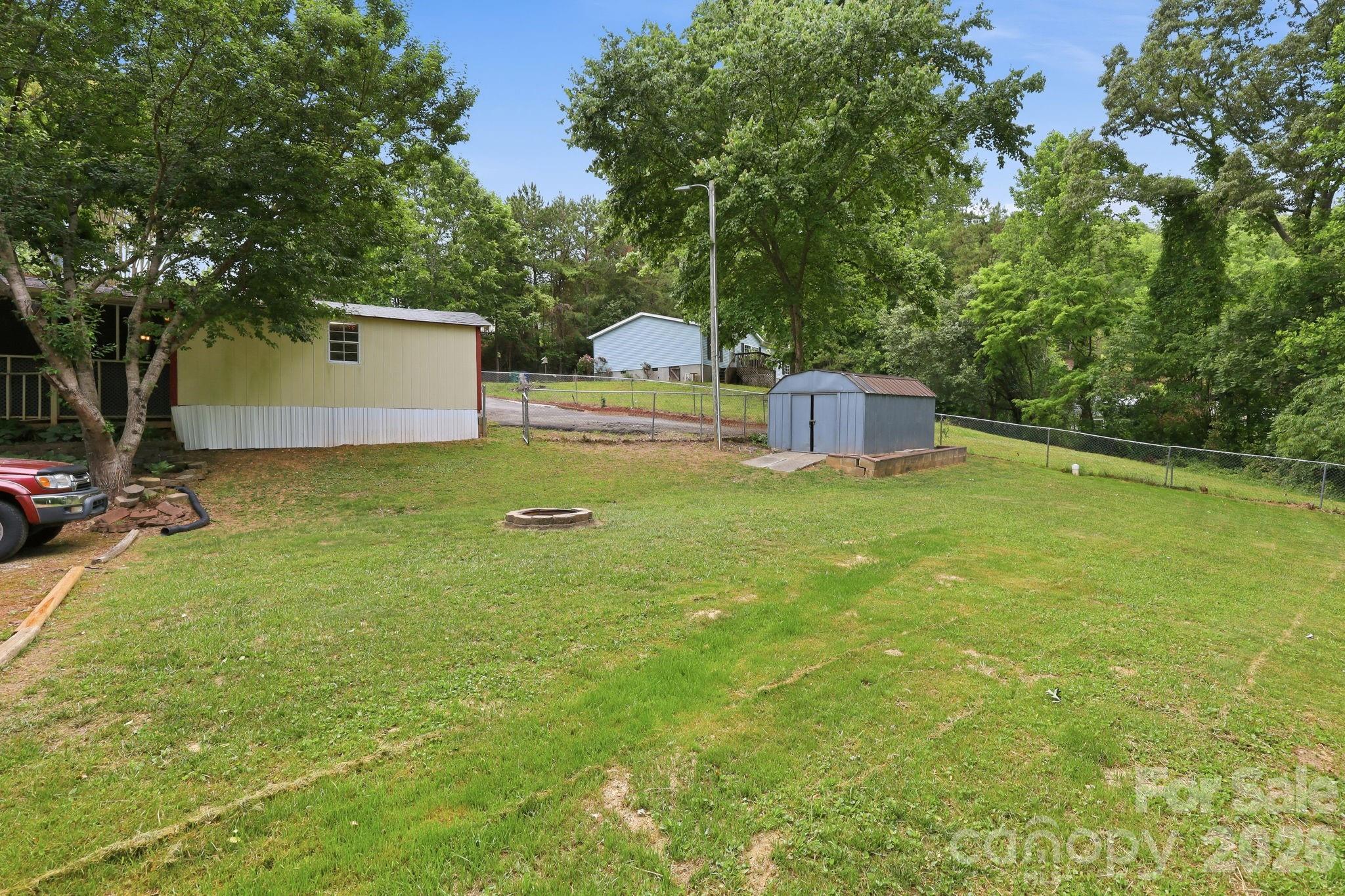 405 Gray Court — Asheville