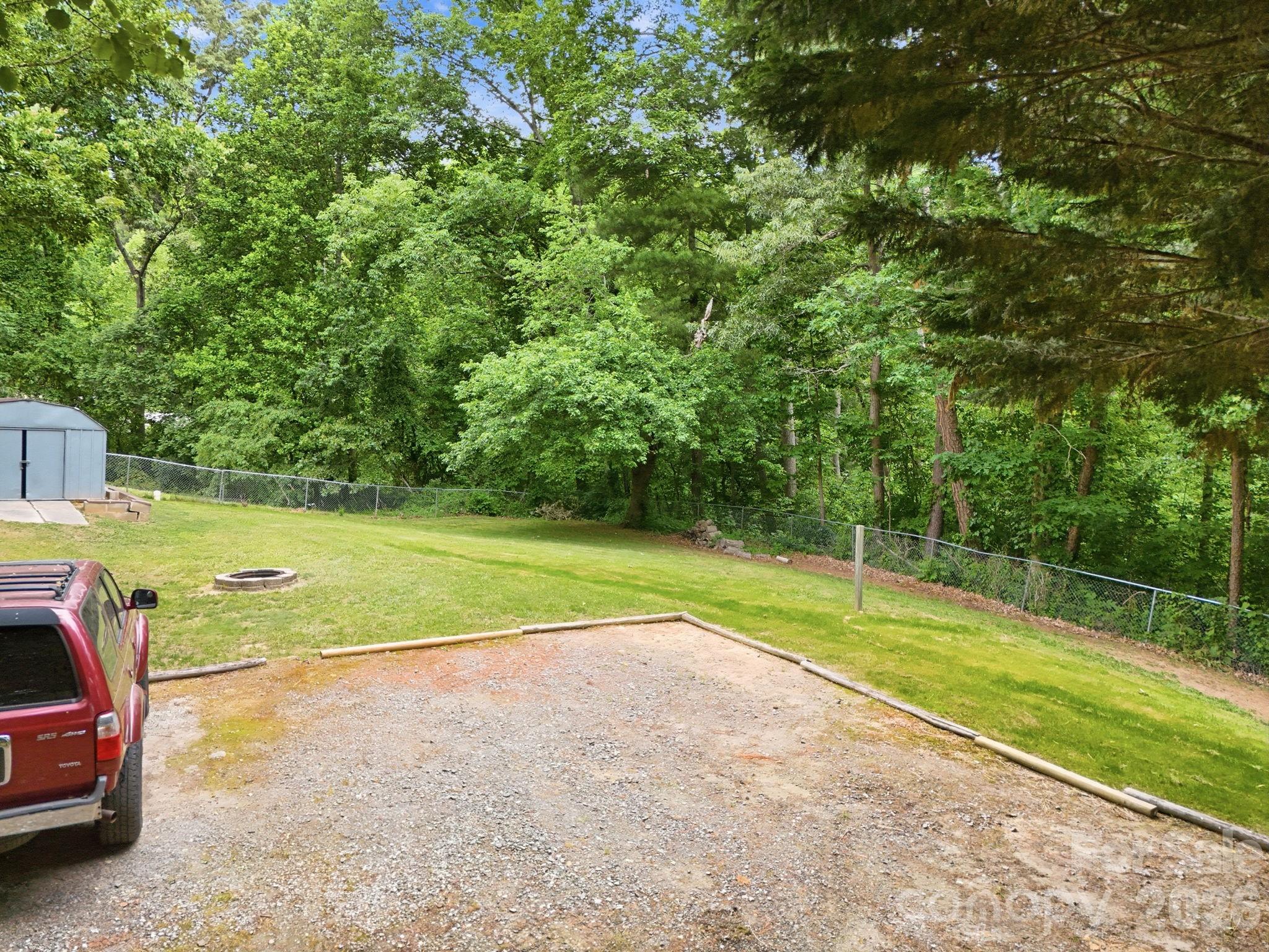 405 Gray Court — Asheville