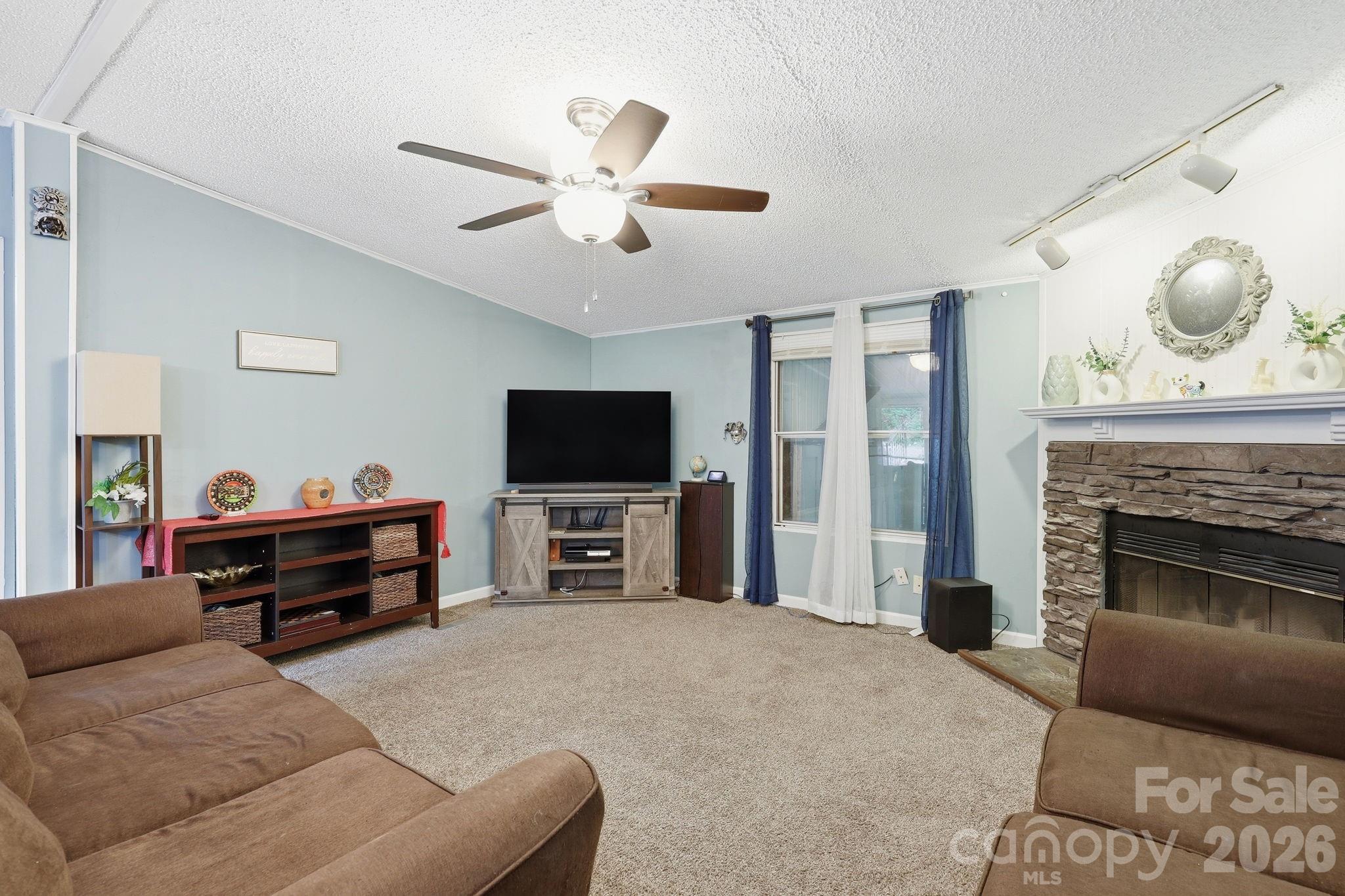 405 Gray Court — Asheville