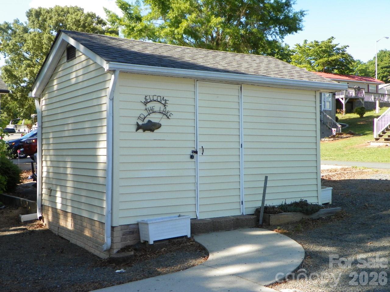 105 Dogwood Circle — New London