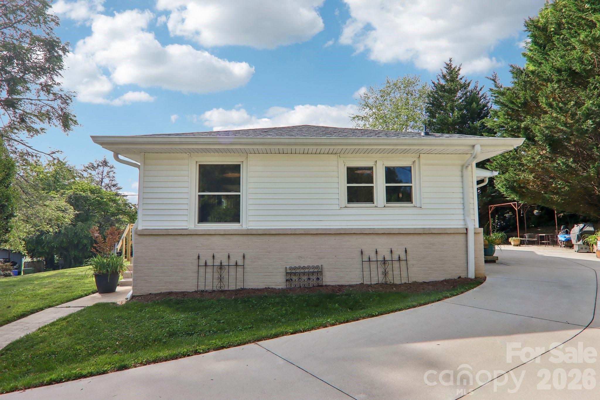 57 Langwell Avenue — Asheville