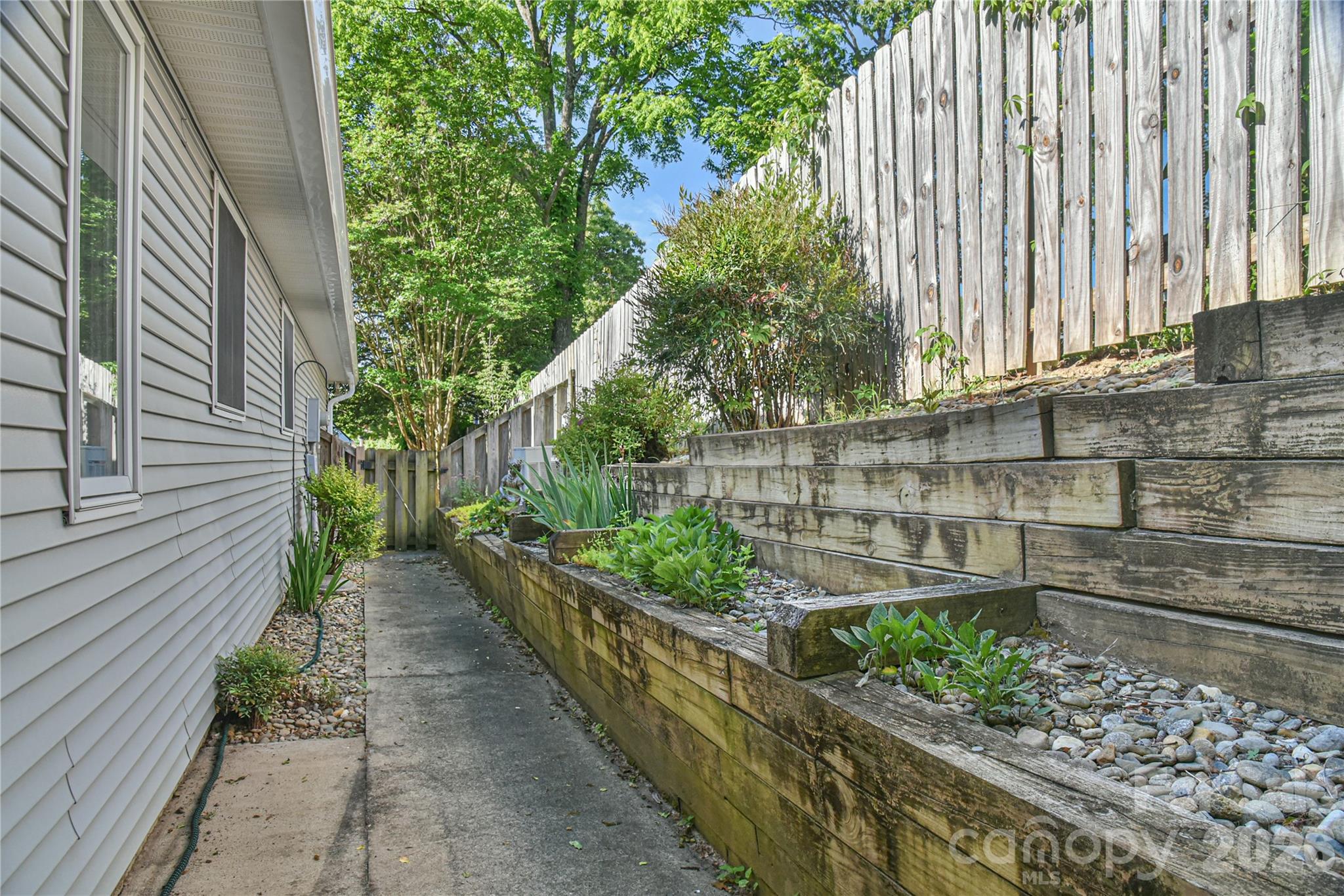 13 Silver Place — Black Mountain