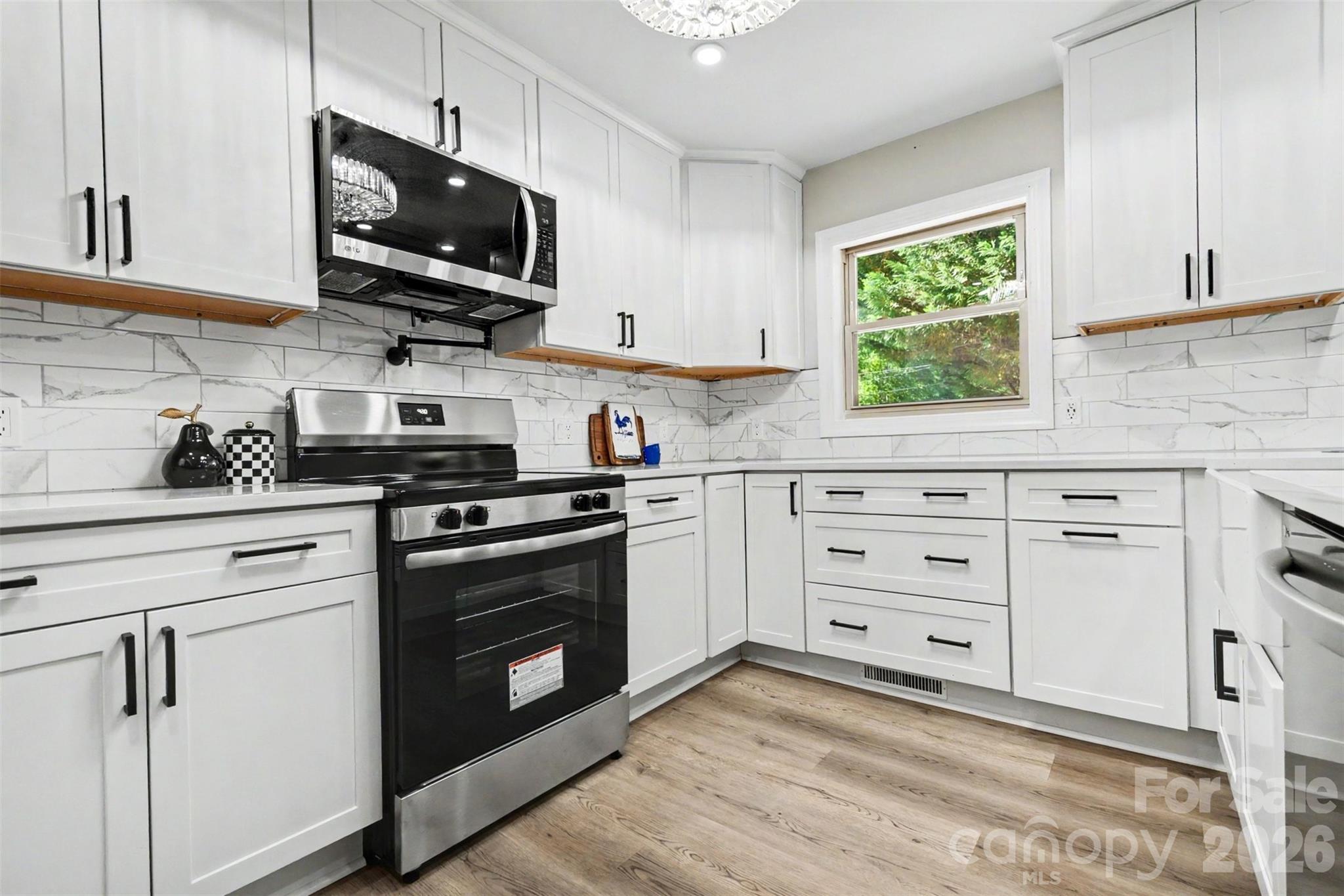 738 Edgemoor Drive — Mooresville