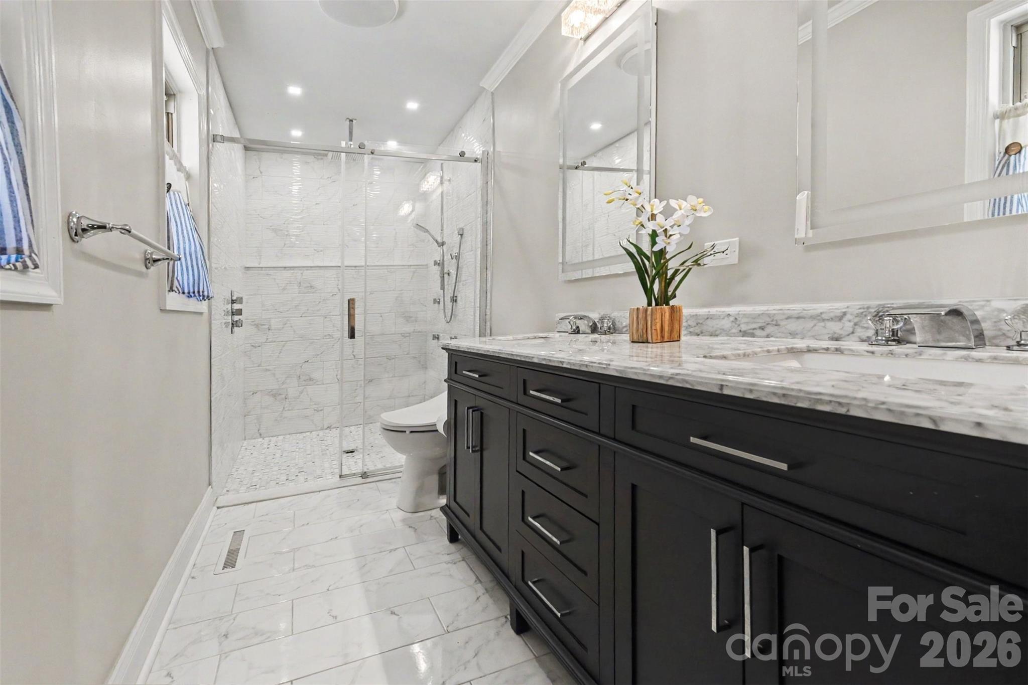 738 Edgemoor Drive — Mooresville