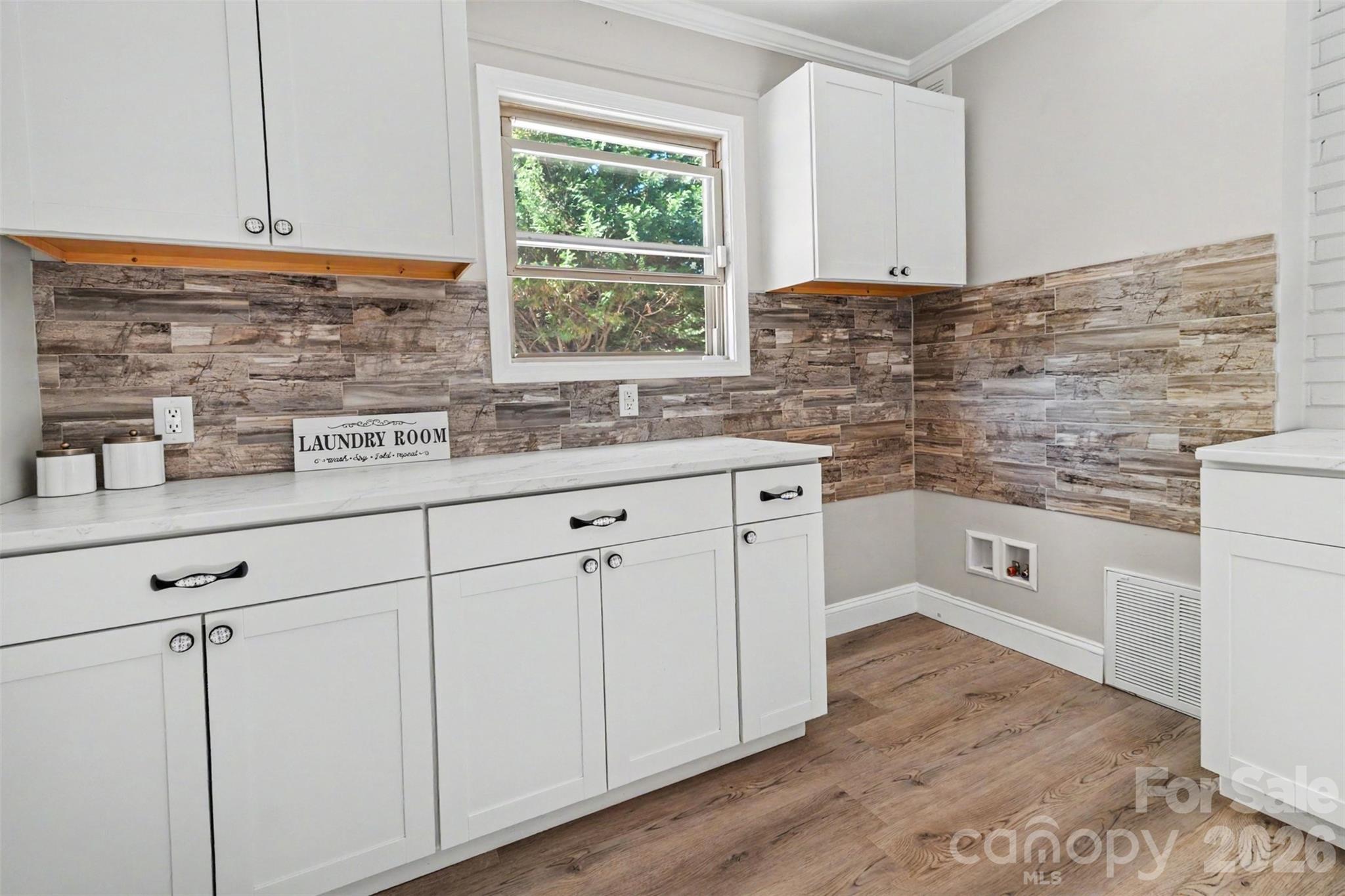 738 Edgemoor Drive — Mooresville