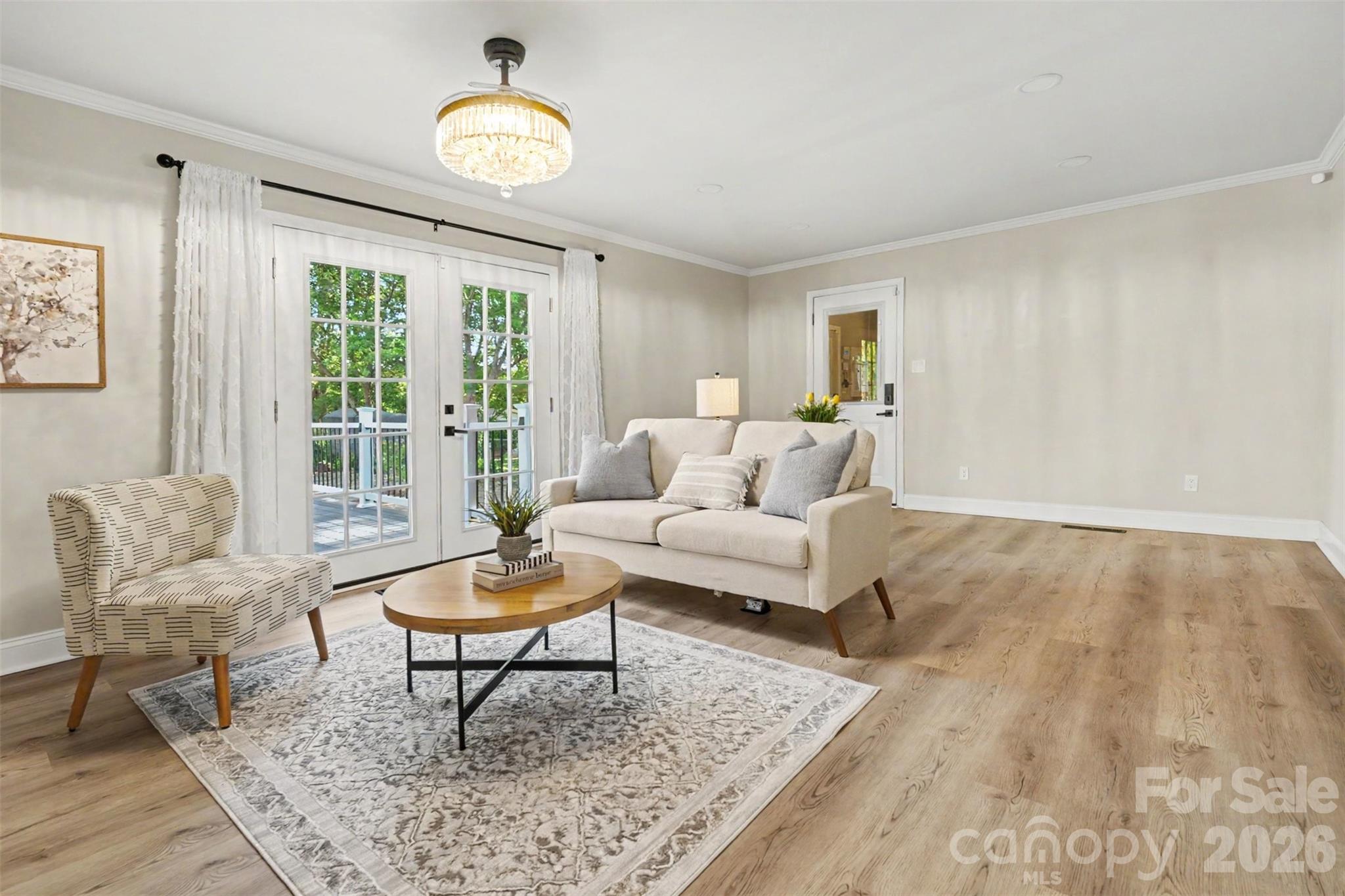 738 Edgemoor Drive — Mooresville