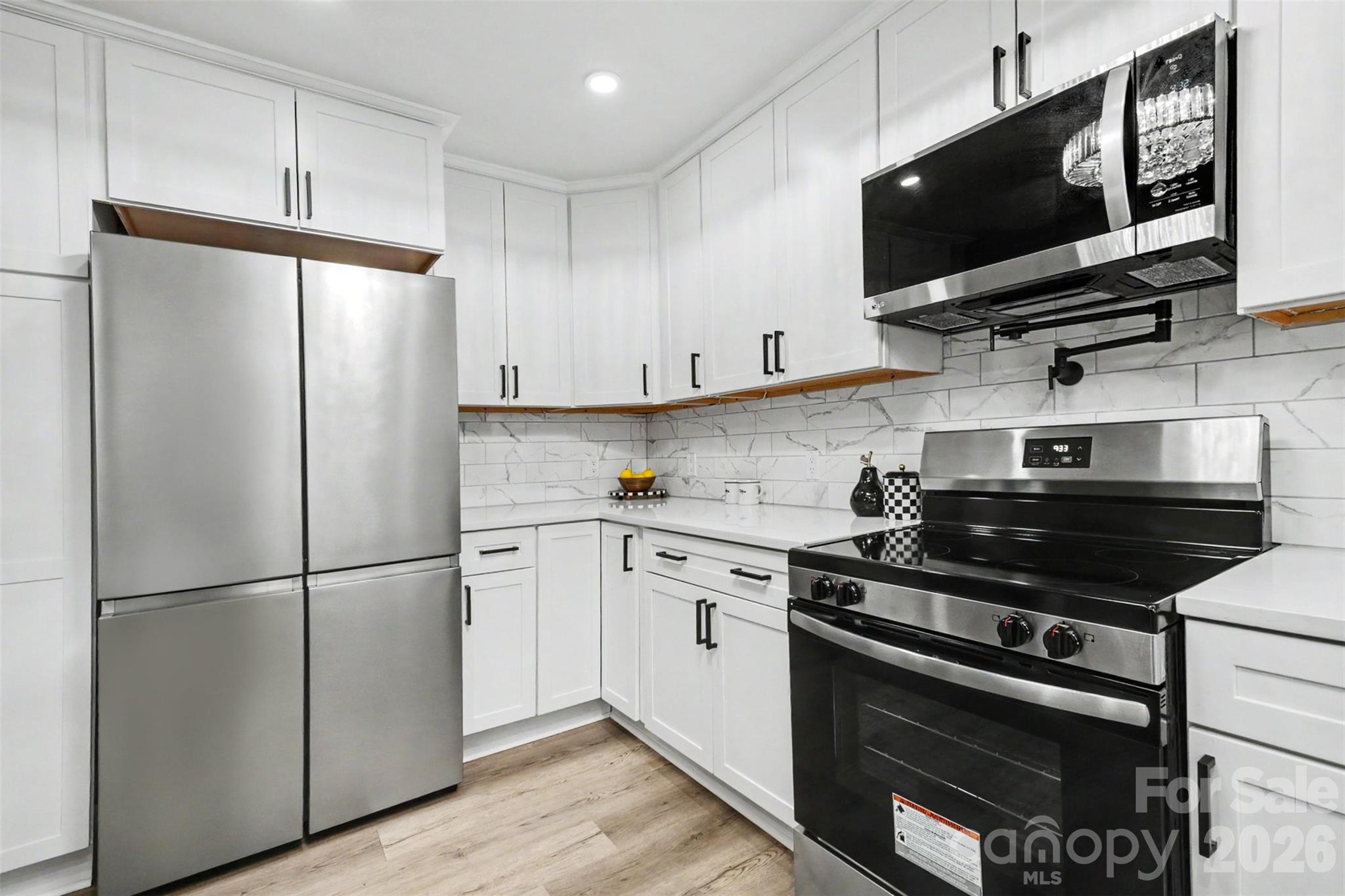 738 Edgemoor Drive — Mooresville