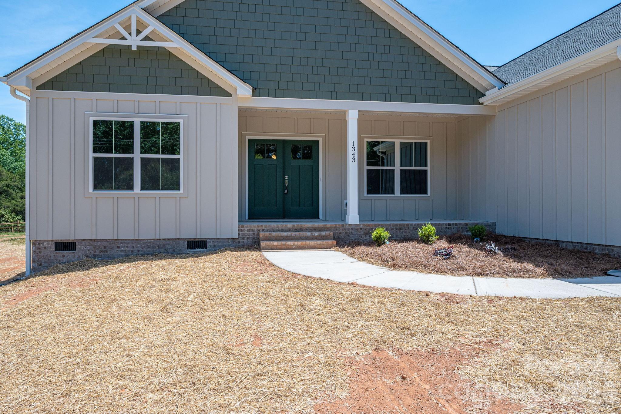 1343 Zeb Haynes Road — Maiden