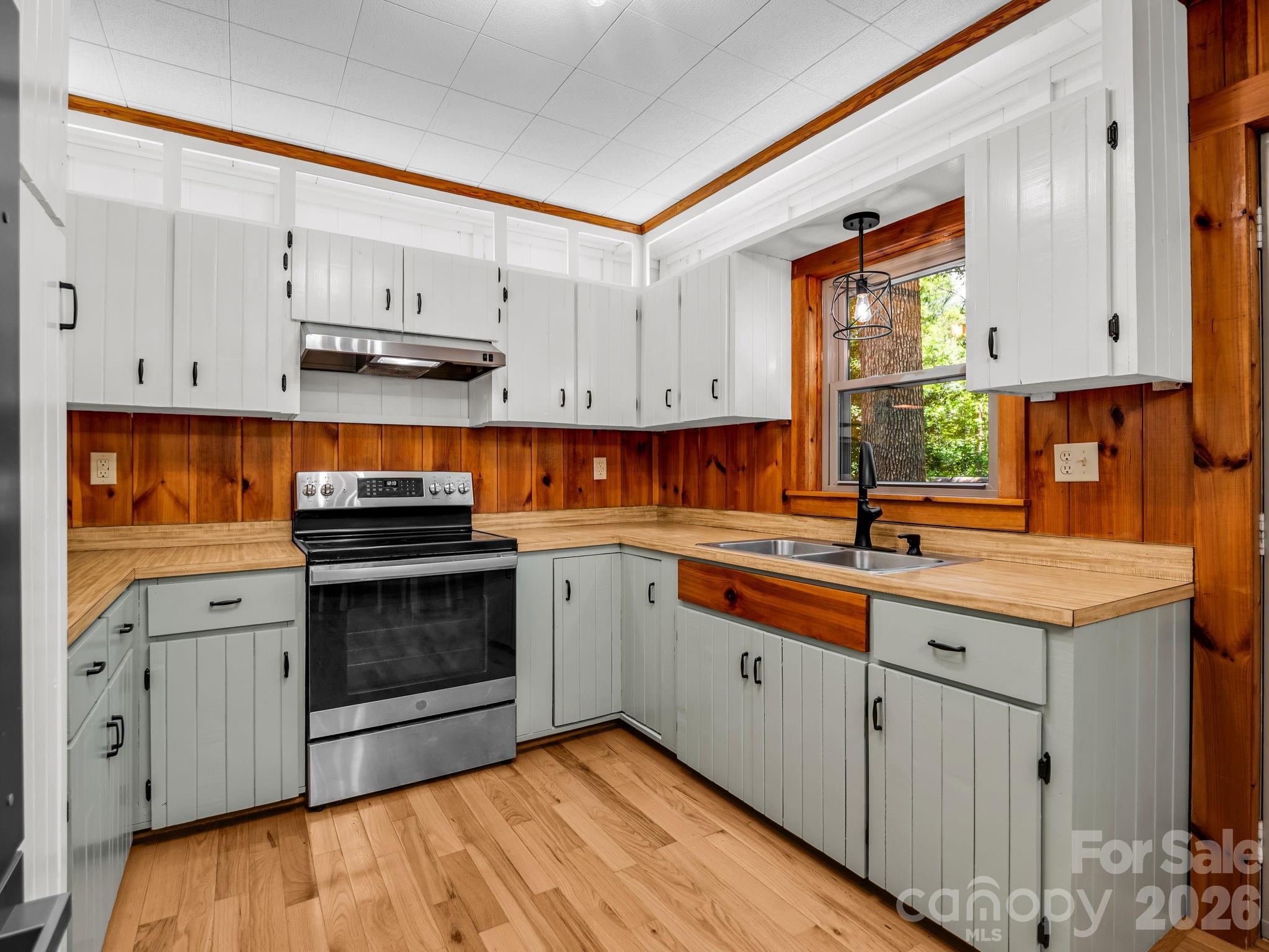 670 Cedar Creek Road — Lake Lure