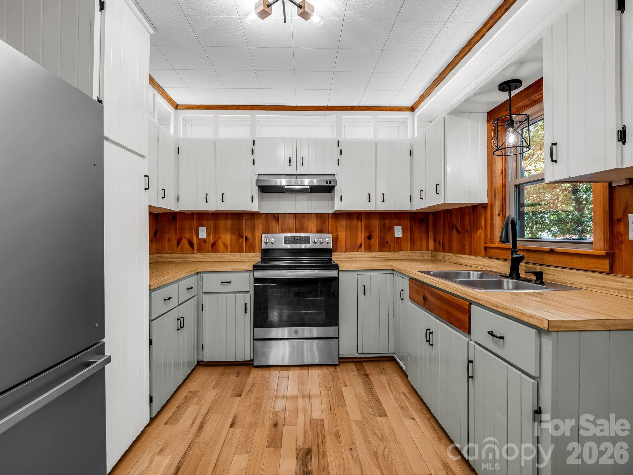 670 Cedar Creek Road — Lake Lure