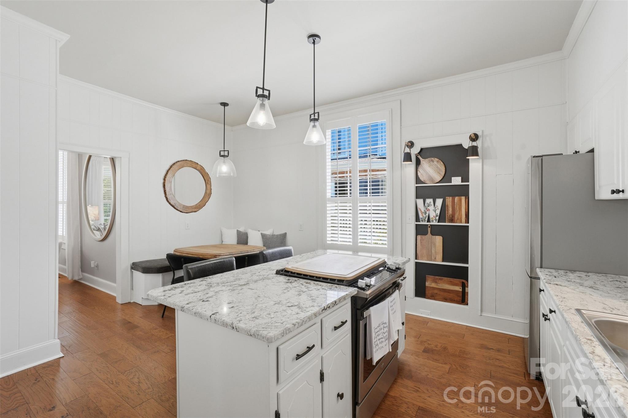 500 N Main Avenue — Newton