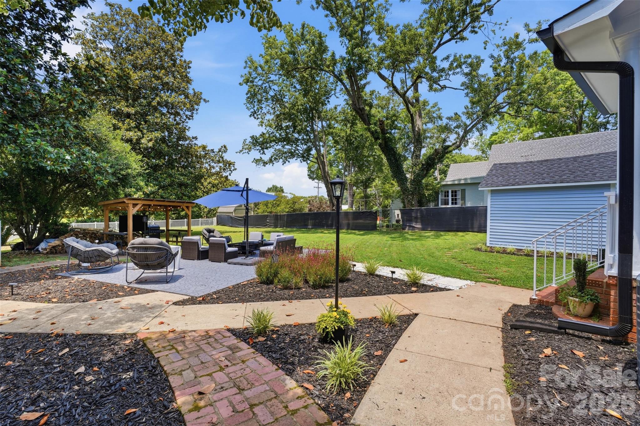 500 N Main Avenue — Newton