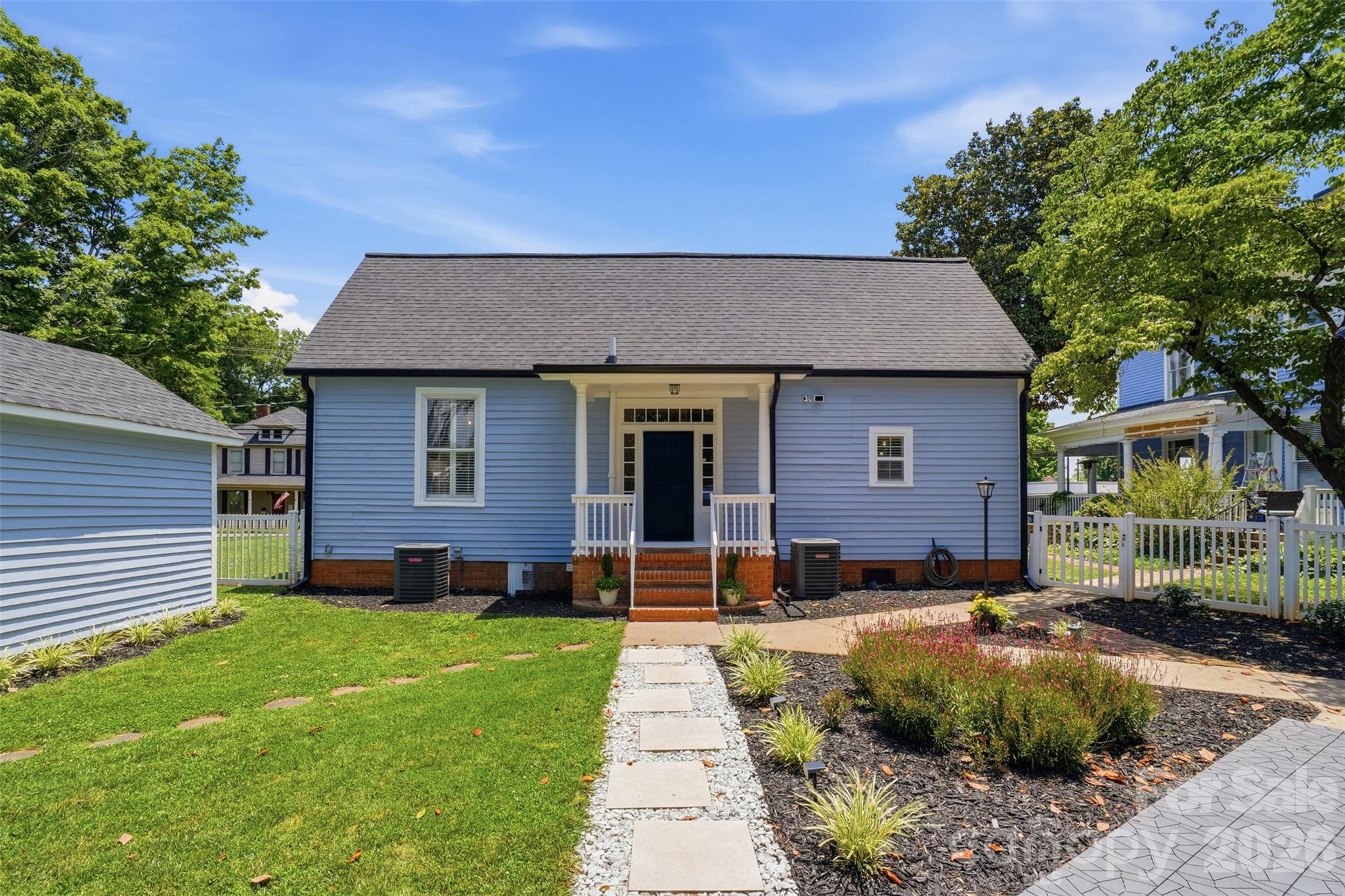 500 N Main Avenue — Newton