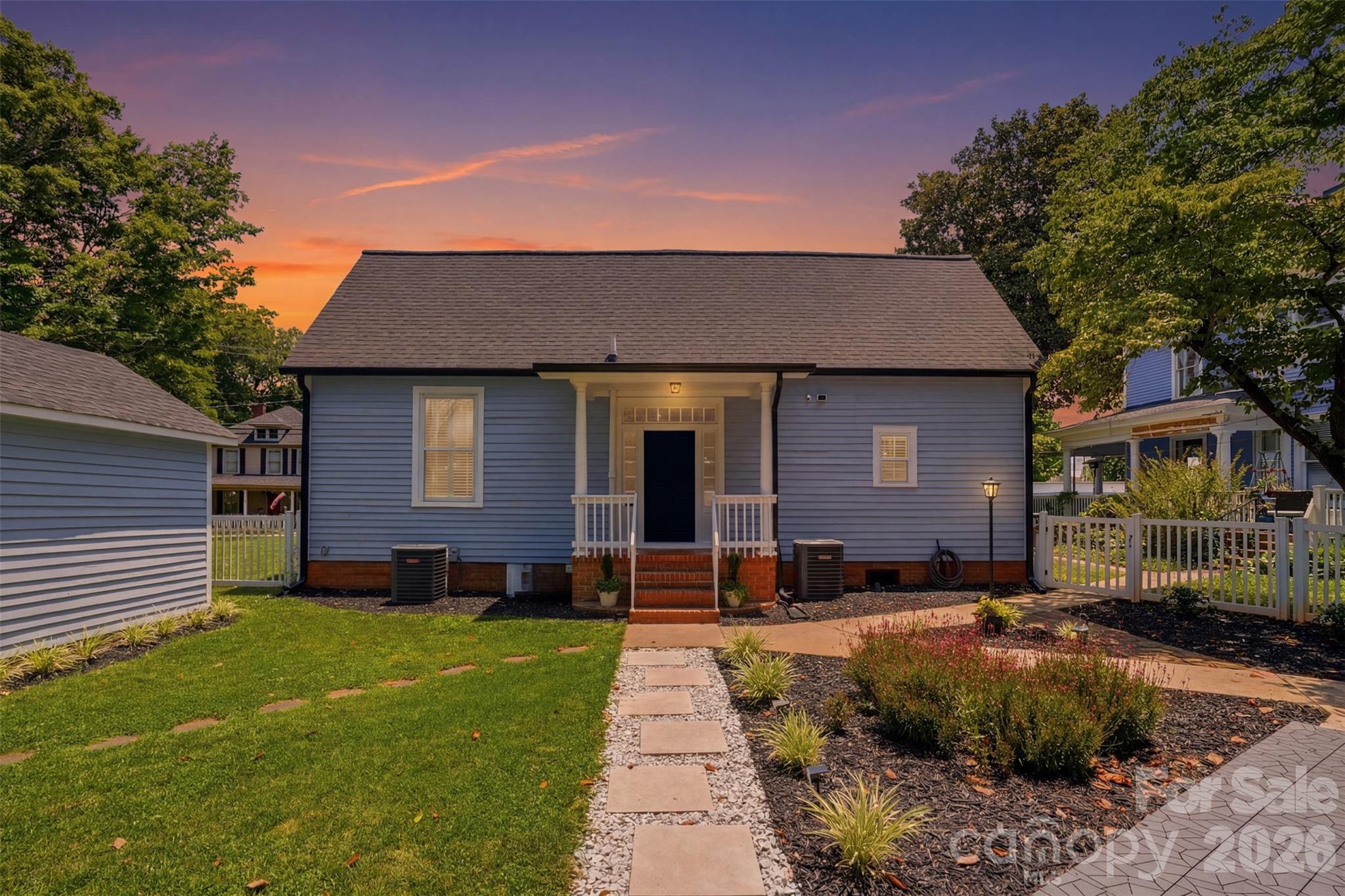 500 N Main Avenue — Newton
