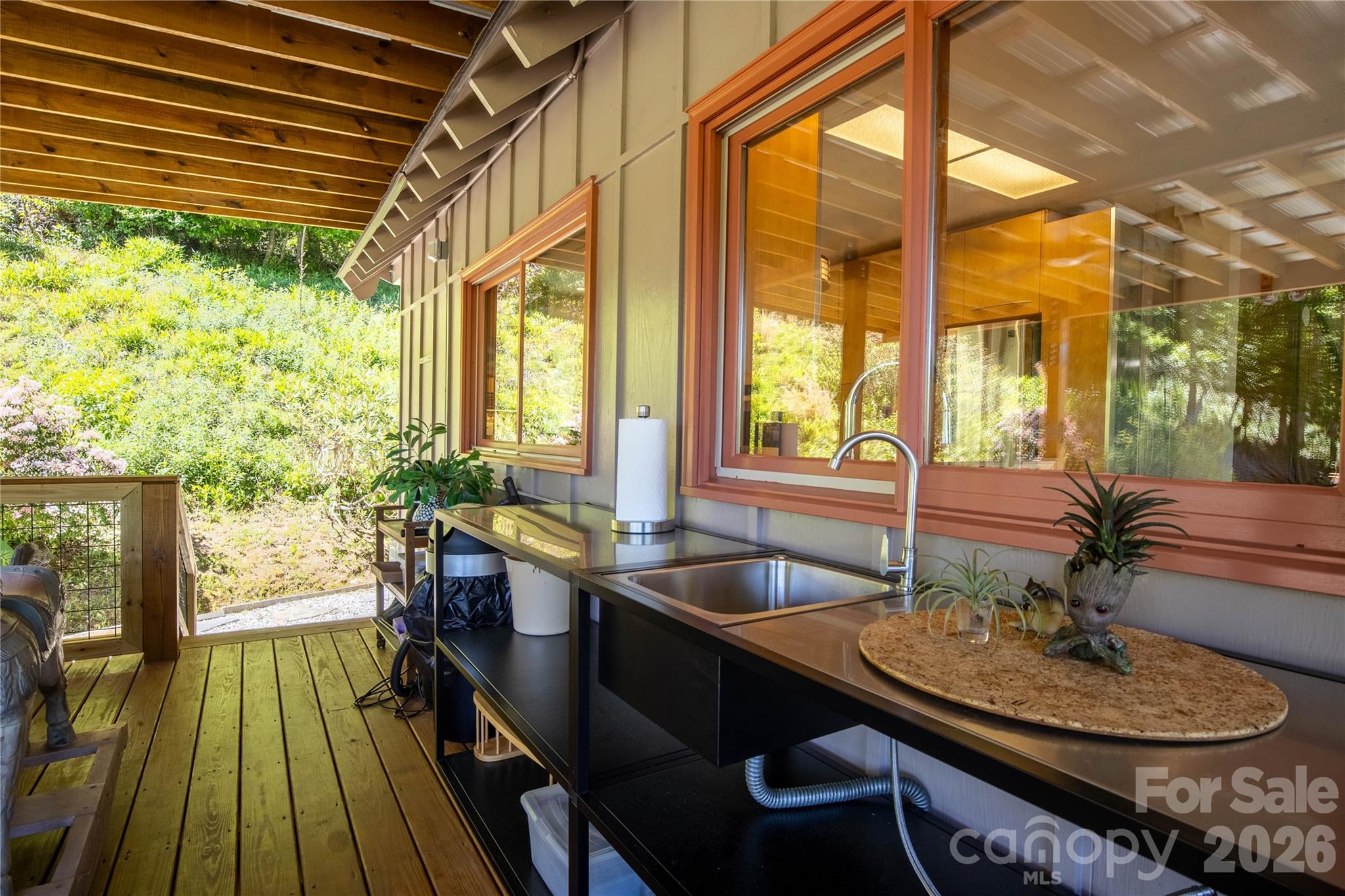 93 Franklin Crest Road — Spruce Pine
