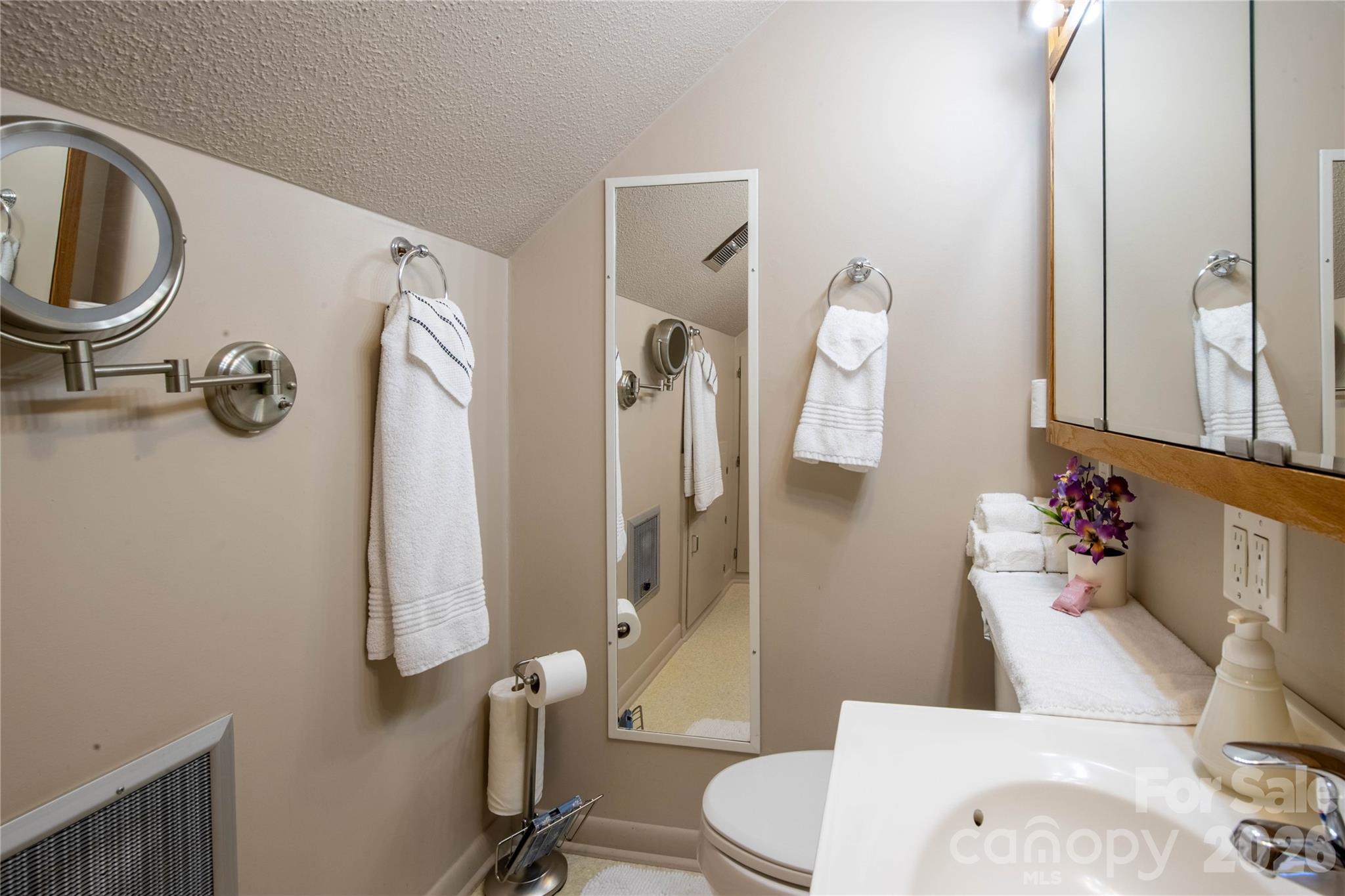 93 Franklin Crest Road — Spruce Pine