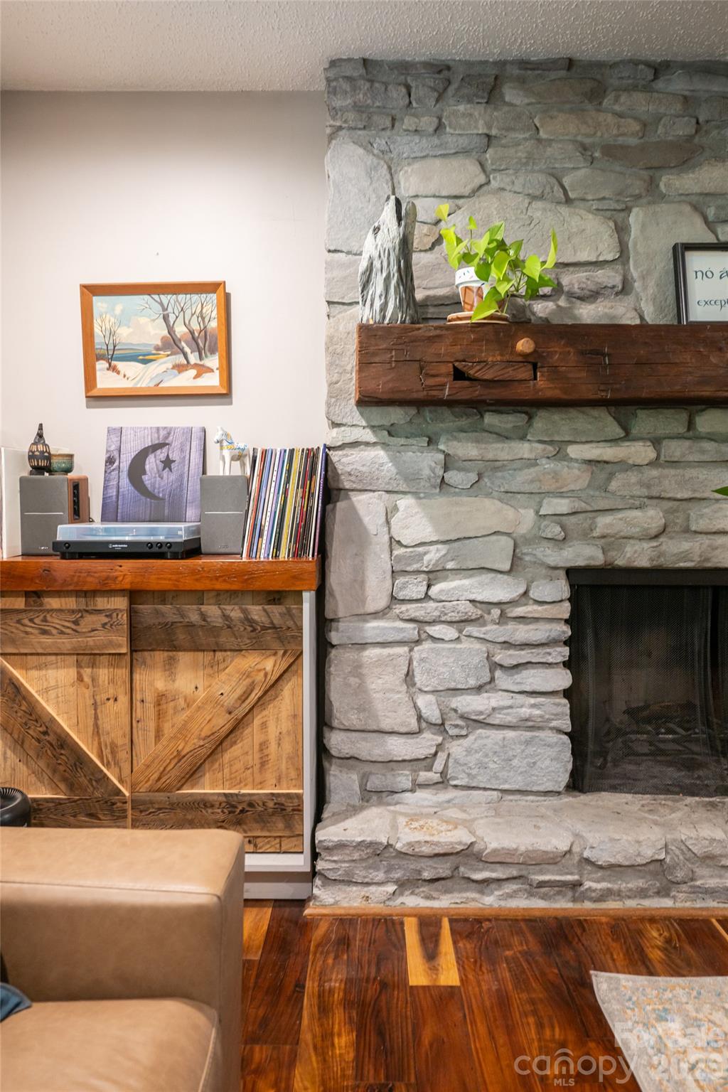 8 Coffey Place — Asheville