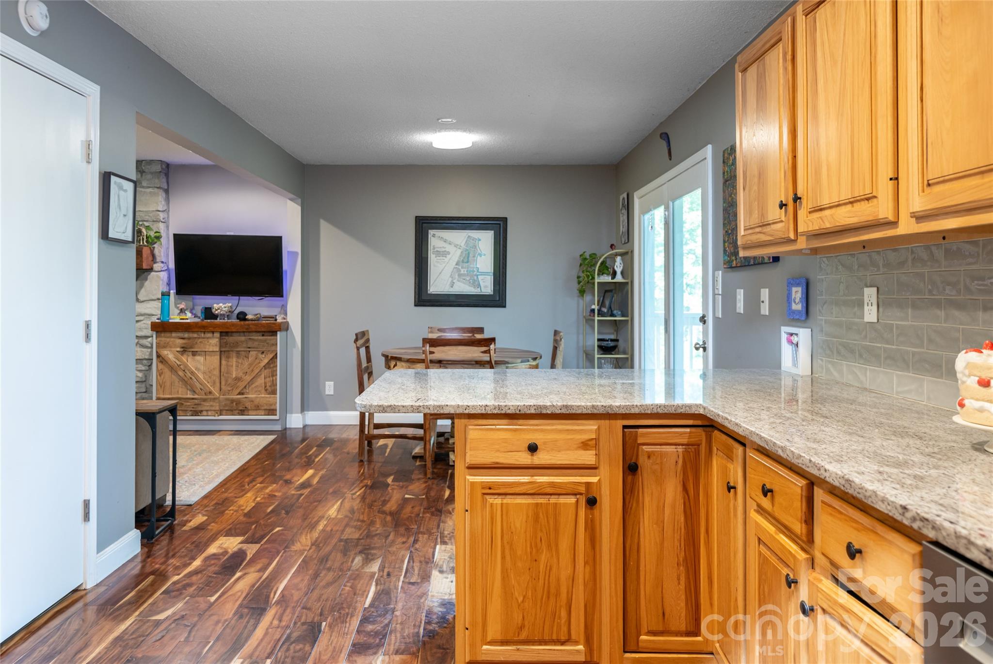 8 Coffey Place — Asheville