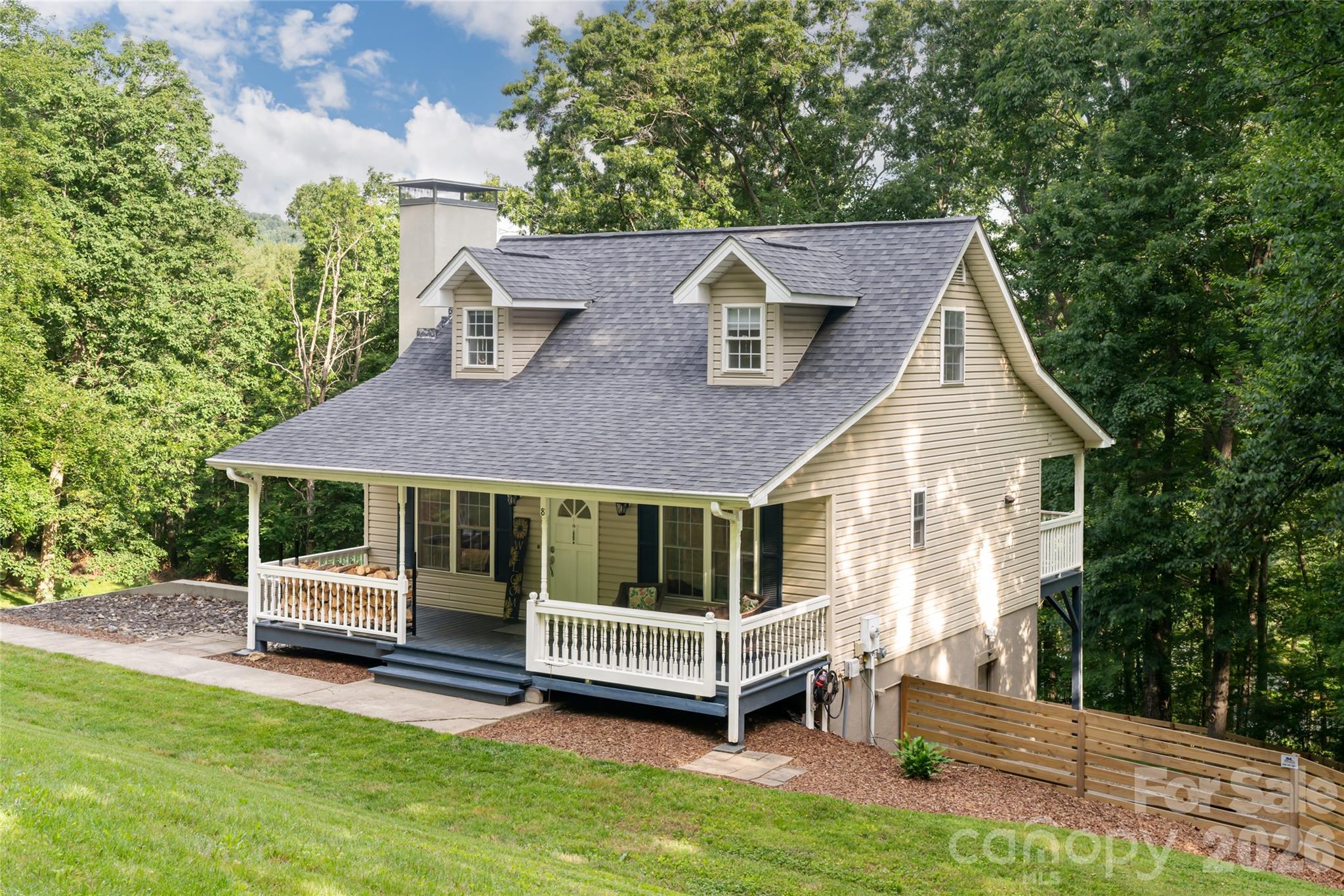 8 Coffey Place — Asheville